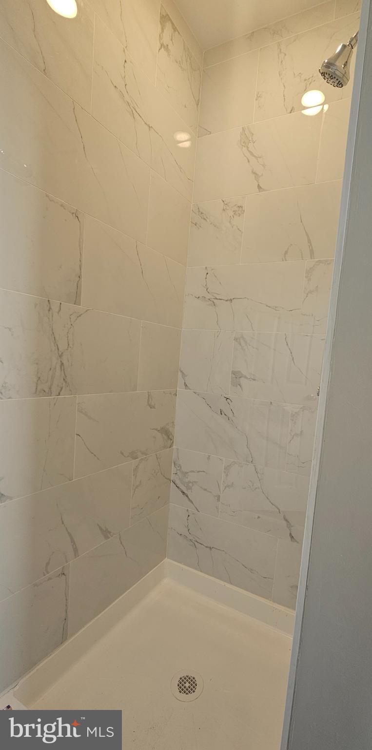 FRANKLINTOWN ROAD - Residential Lease