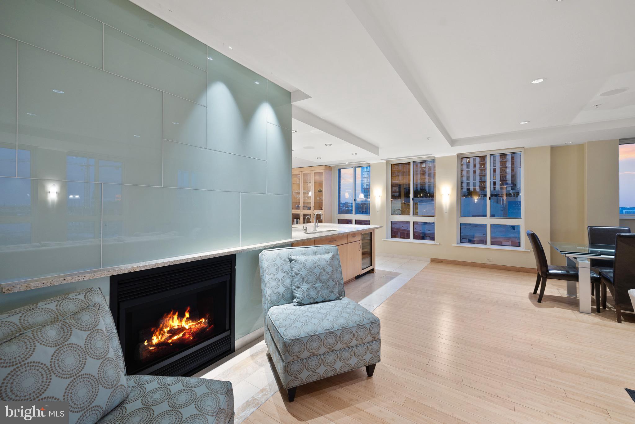 HARBOR EAST - Residential