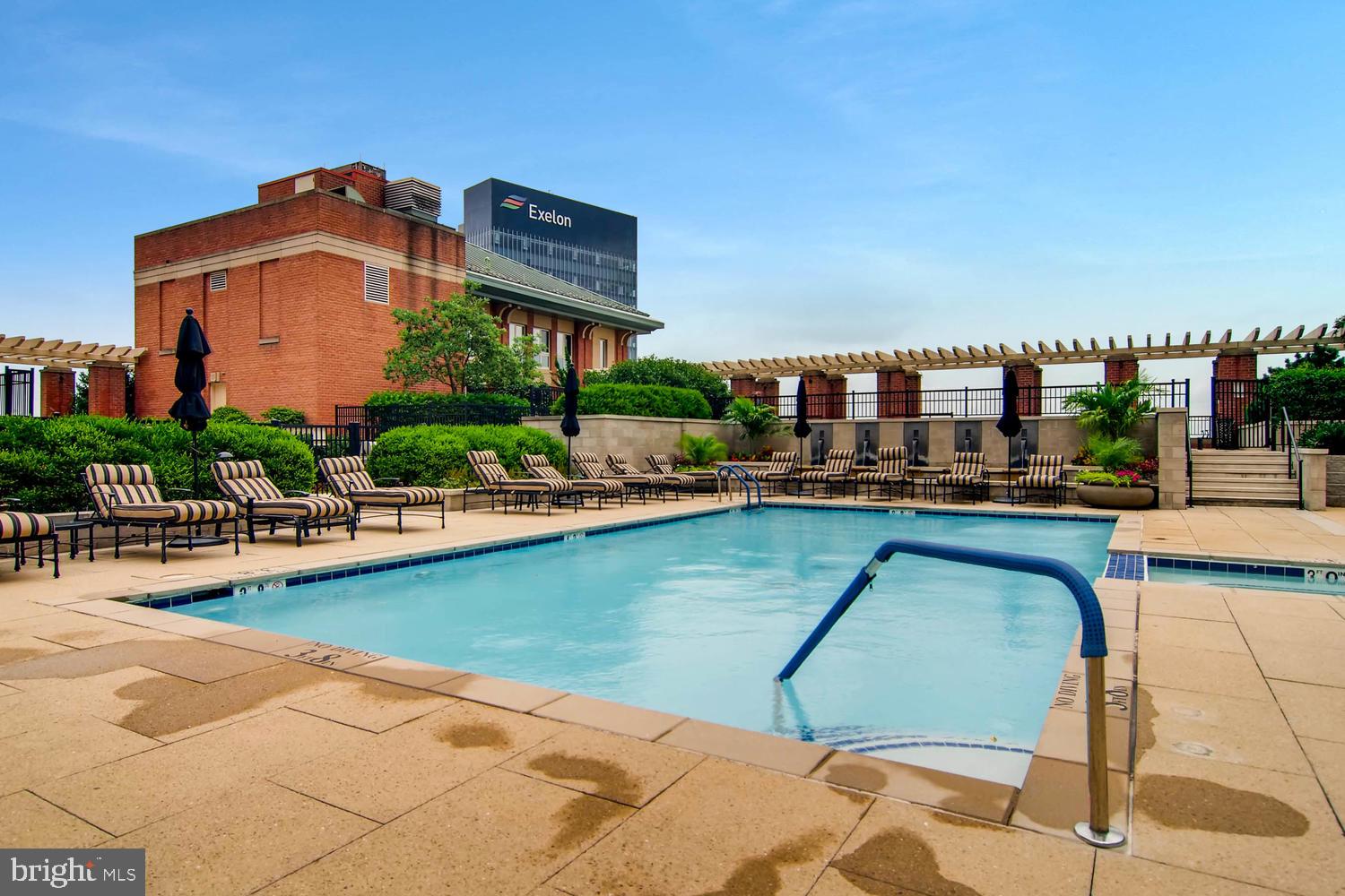 HARBOR EAST - Residential
