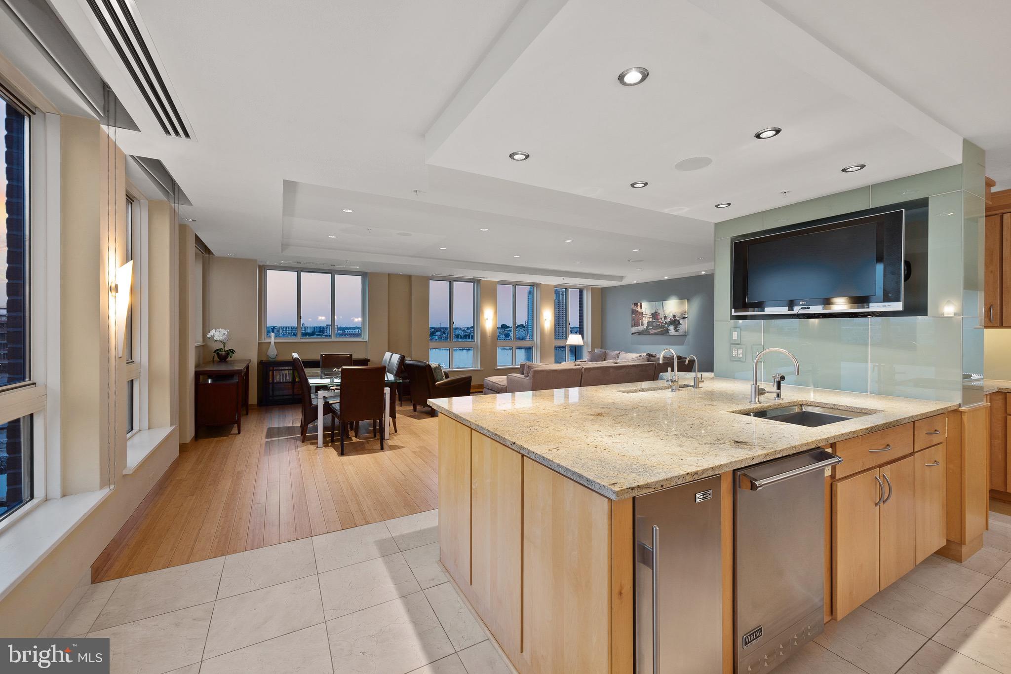 HARBOR EAST - Residential