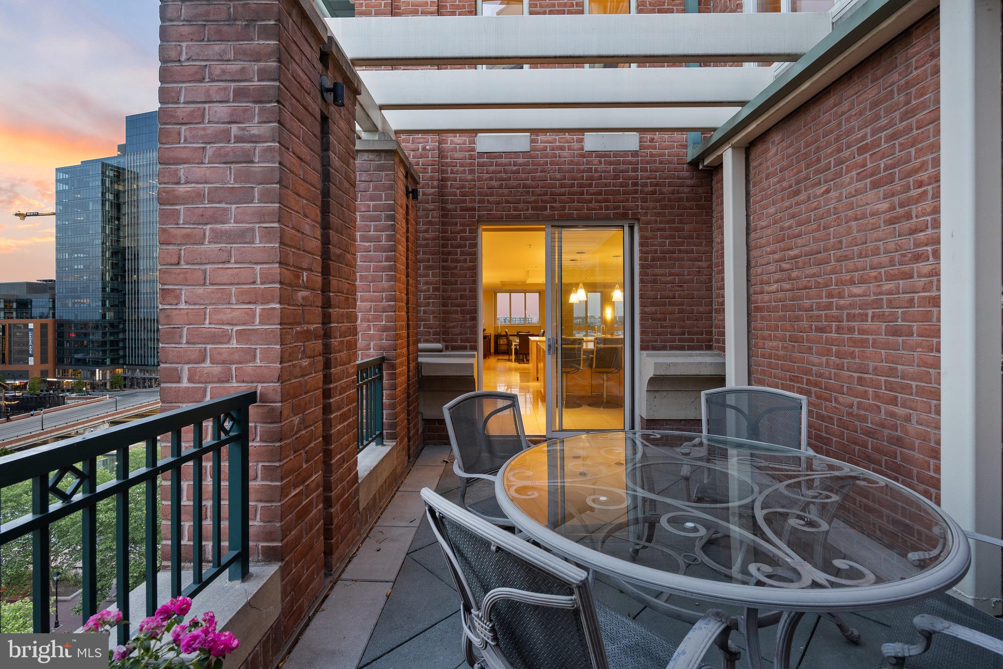 HARBOR EAST - Residential