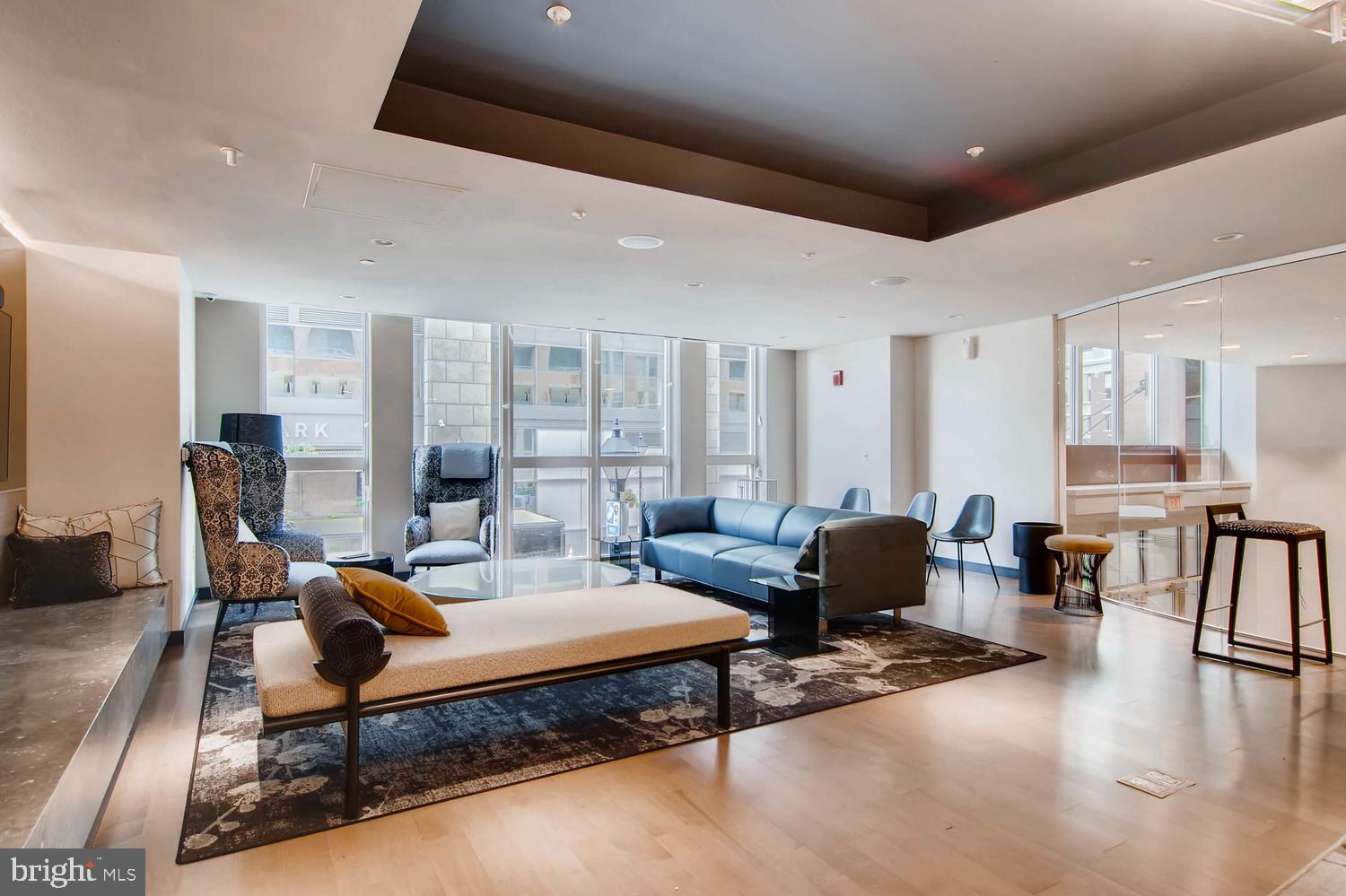 HARBOR EAST - Residential