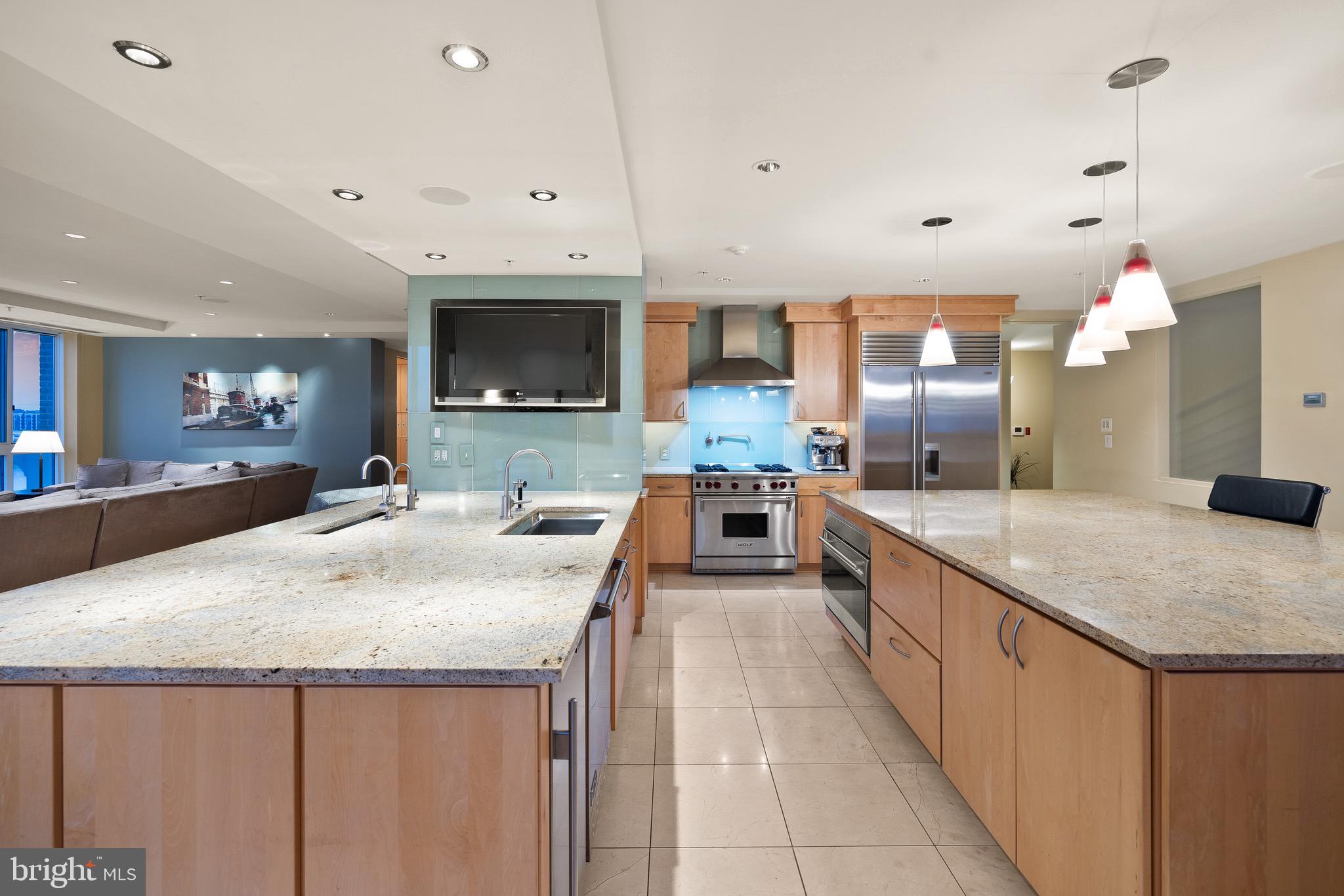 HARBOR EAST - Residential