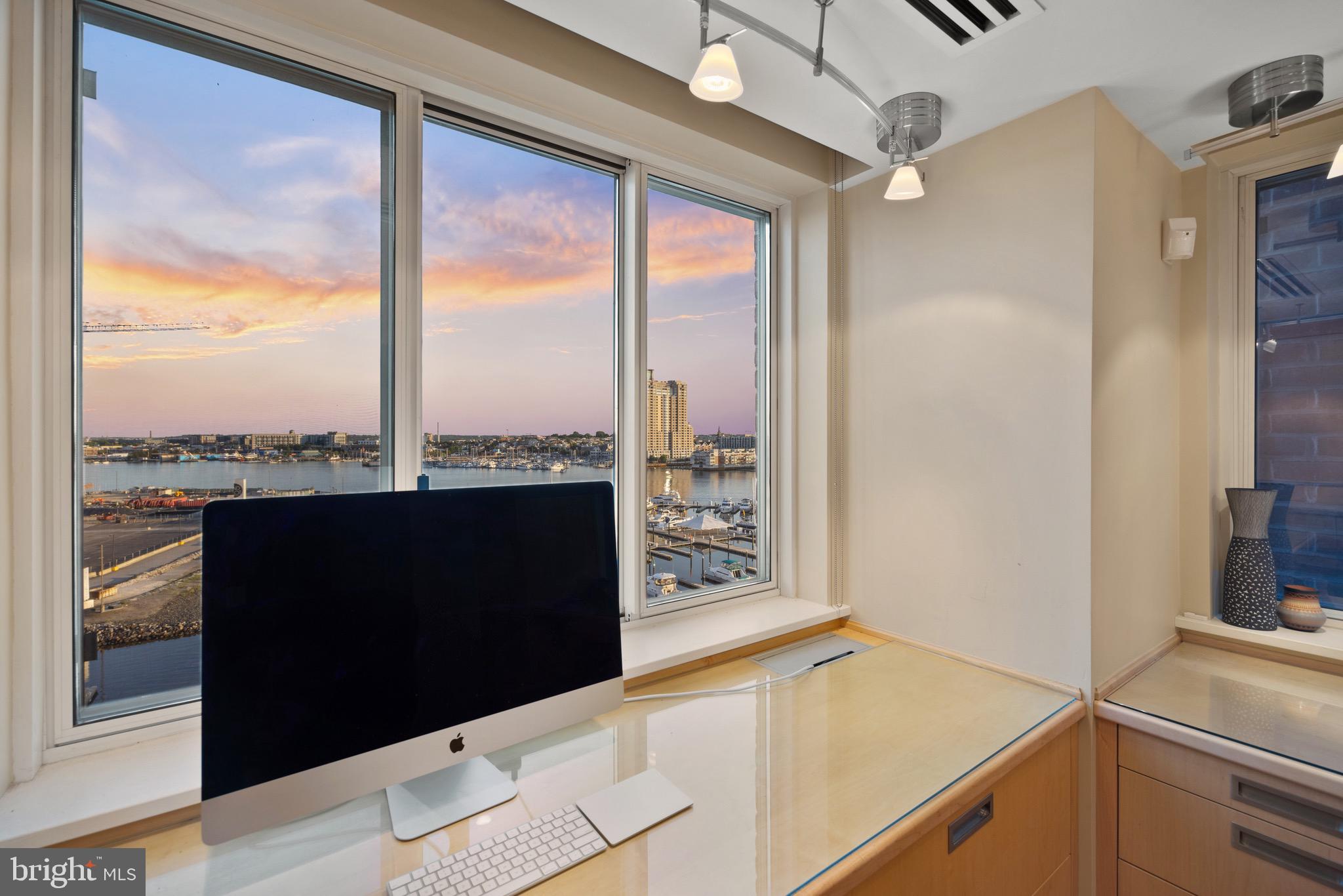 HARBOR EAST - Residential
