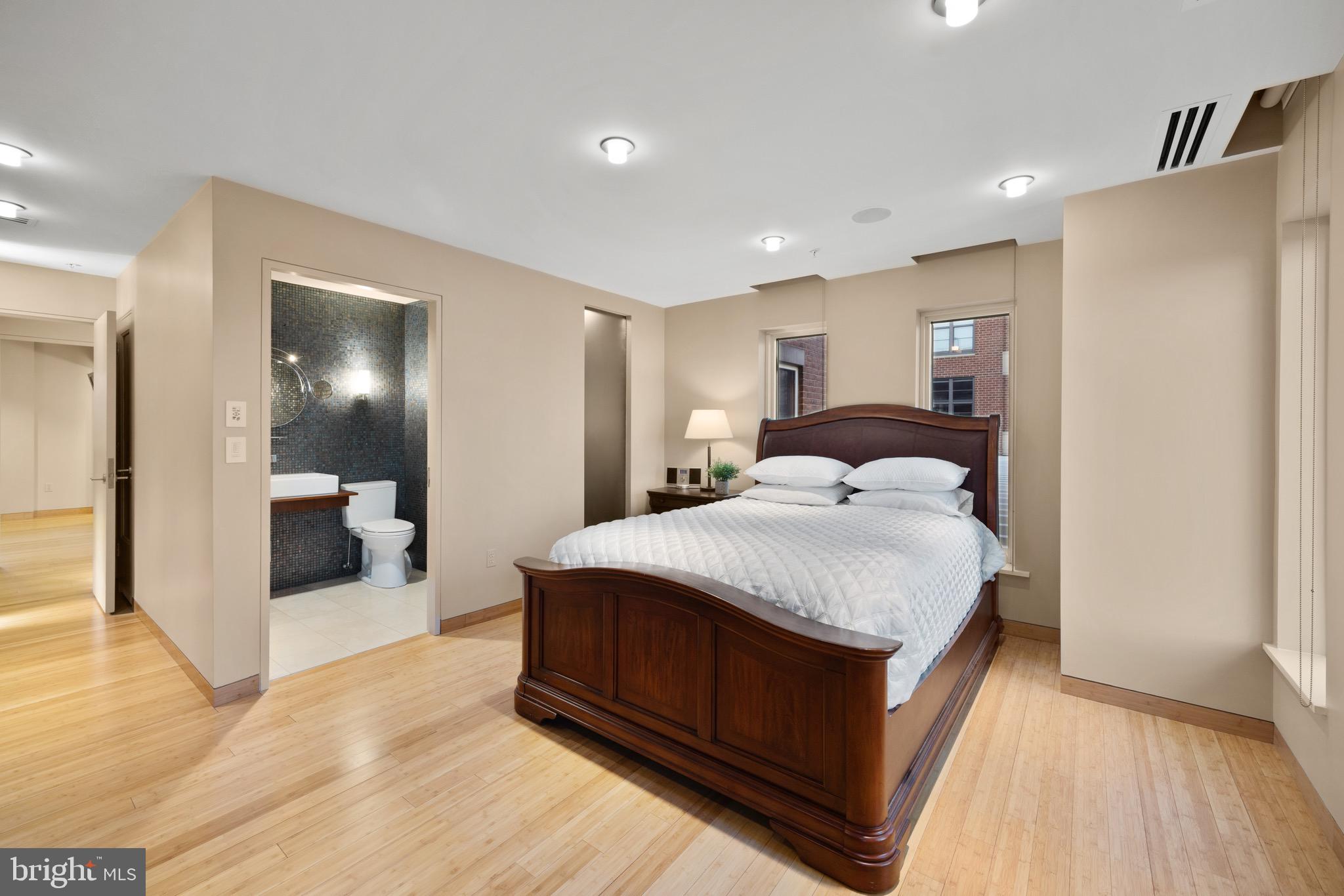 HARBOR EAST - Residential