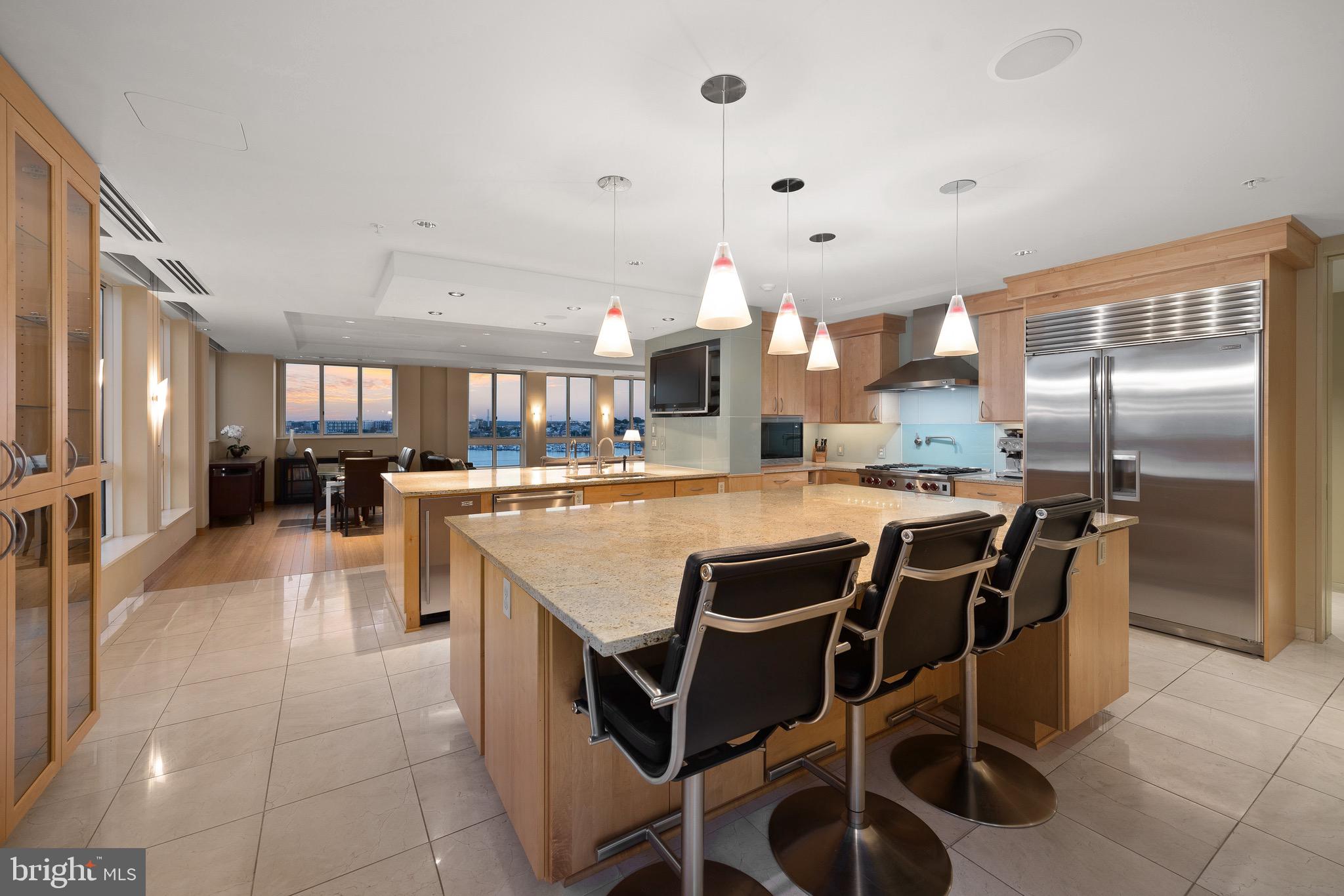 HARBOR EAST - Residential