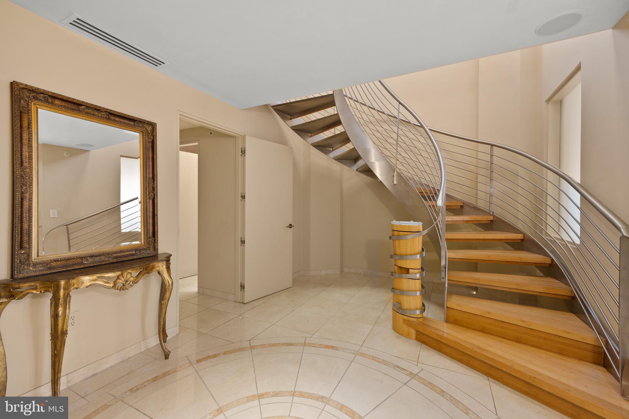 HARBOR EAST - Residential