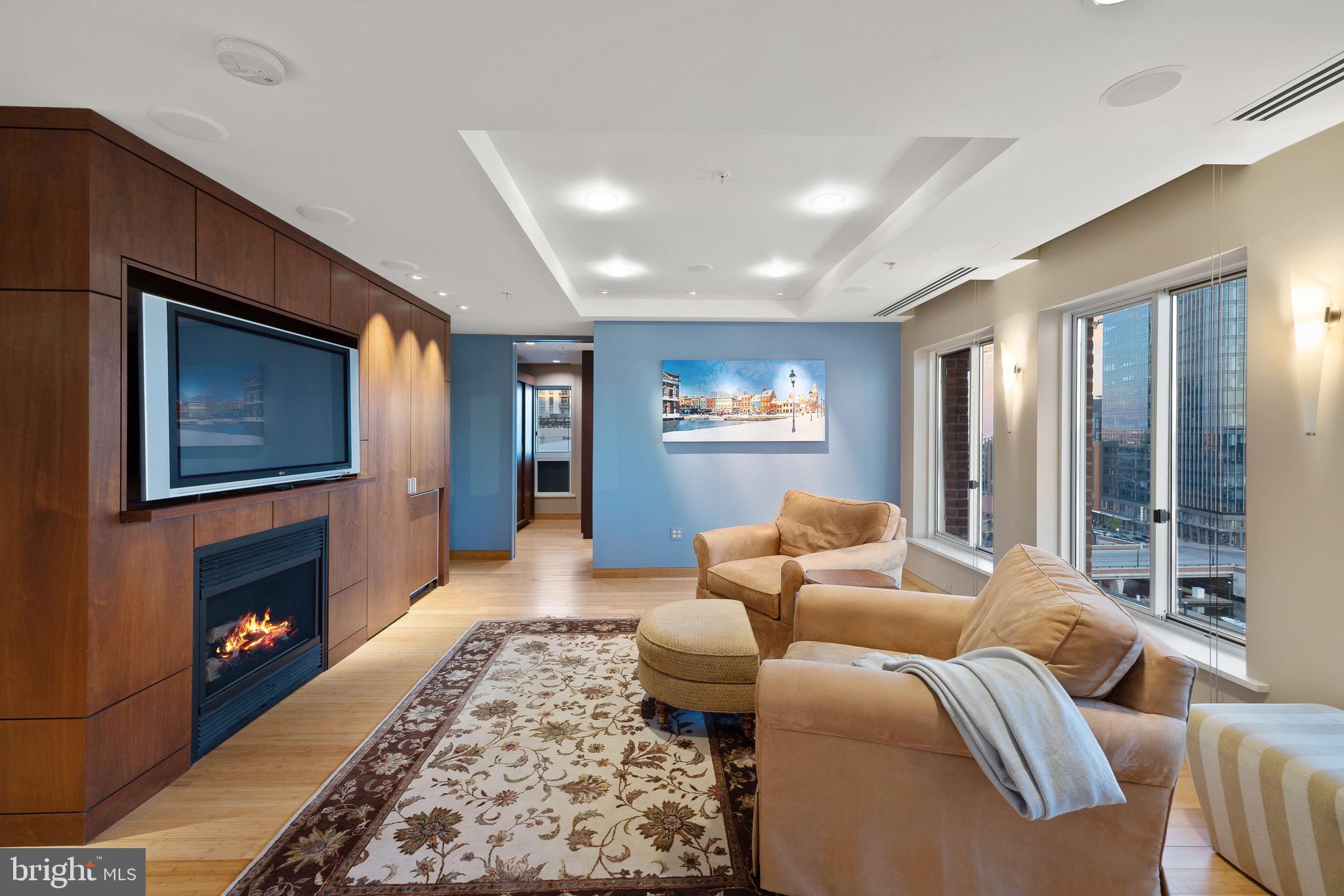 HARBOR EAST - Residential