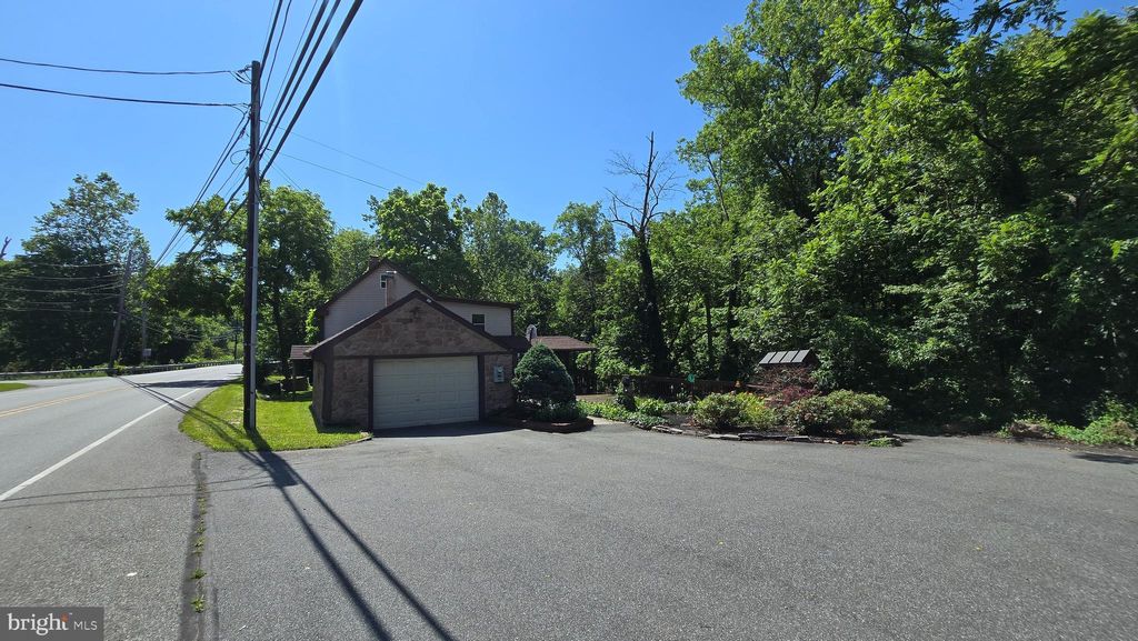 Photo of 770 Gravel Pike, PALM, PA 18070 (MLS # PAMC2145376)