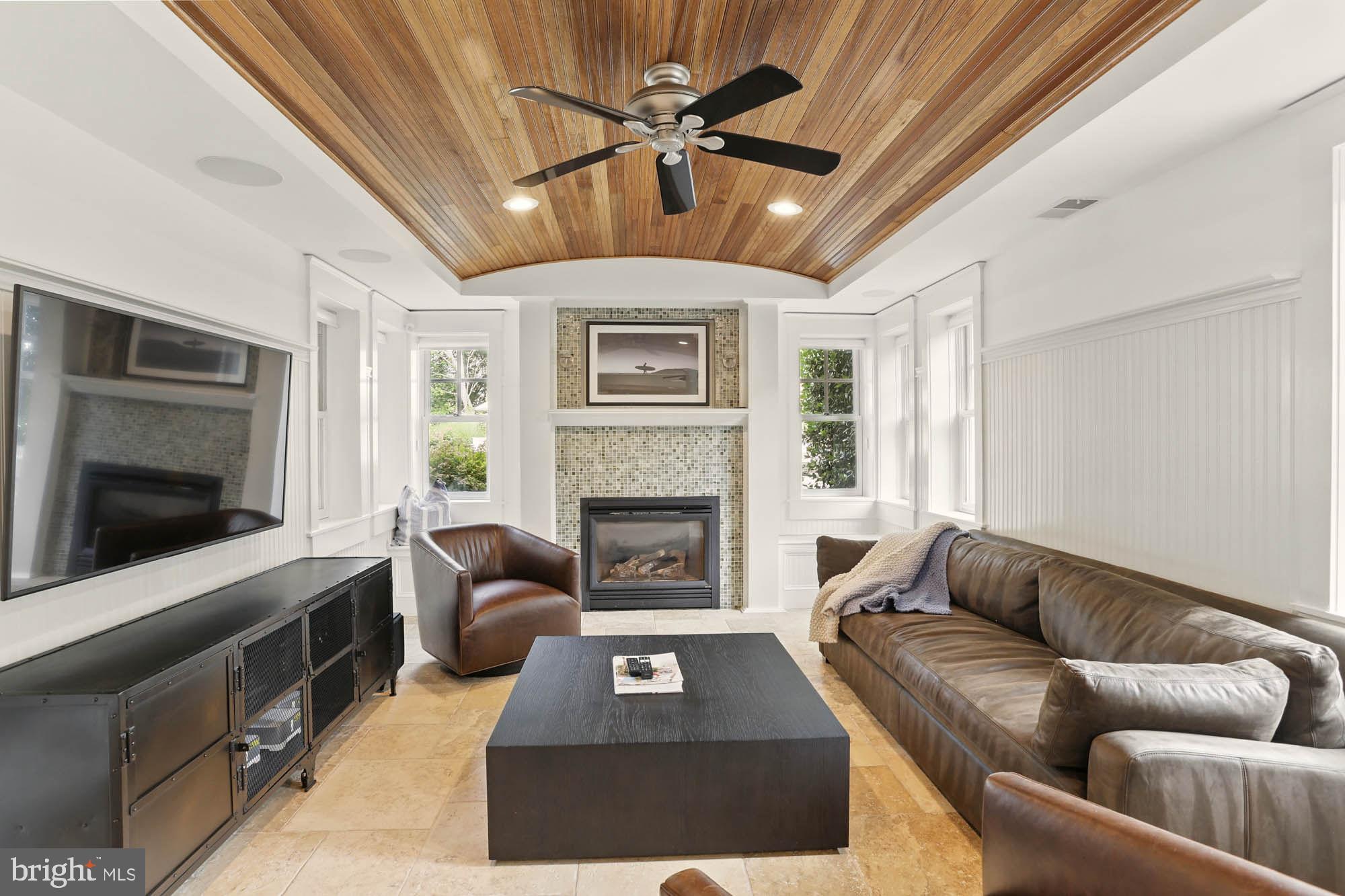 FISHING CREEK FARM - Residential