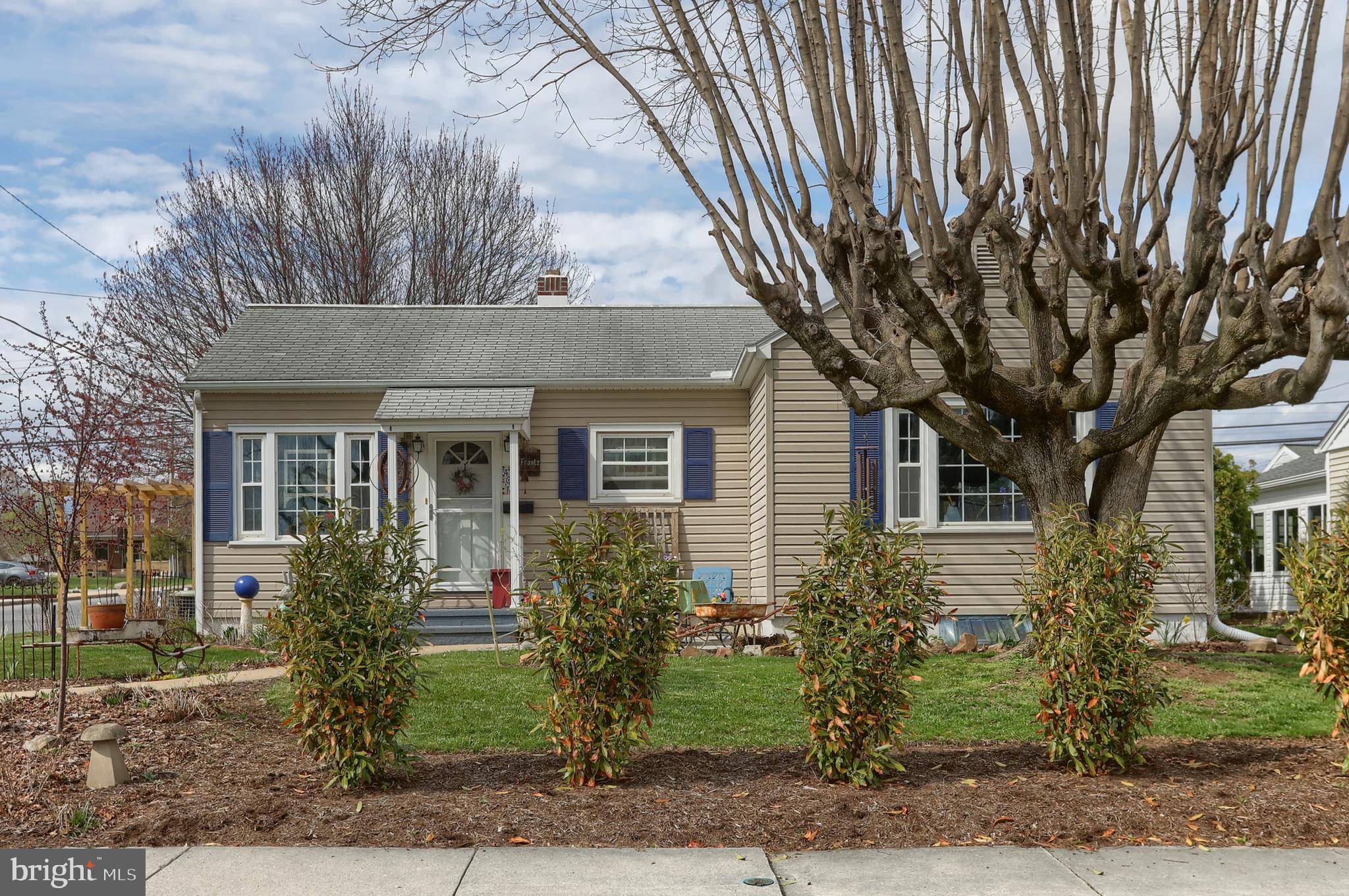 403 E CHESTNUT STREET