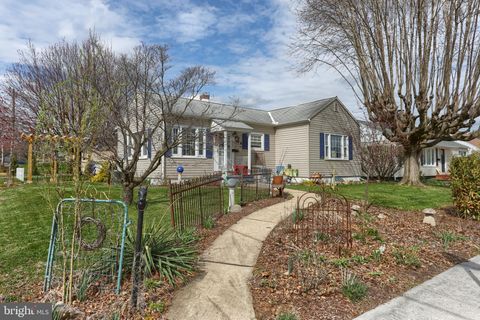 403 E CHESTNUT STREET CLEONA PA 17042