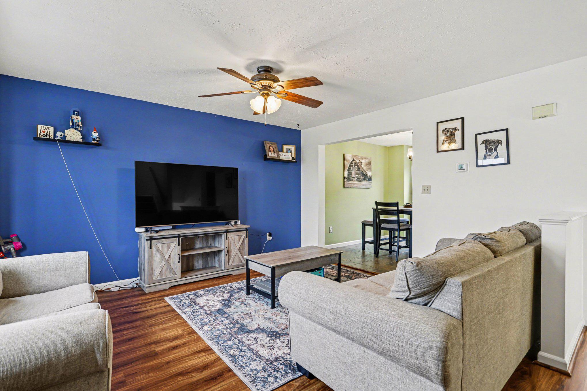 COUNTRY RIDGE - Residential