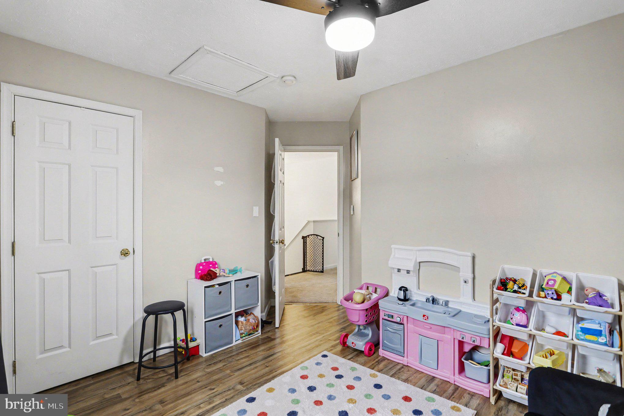 COUNTRY RIDGE - Residential