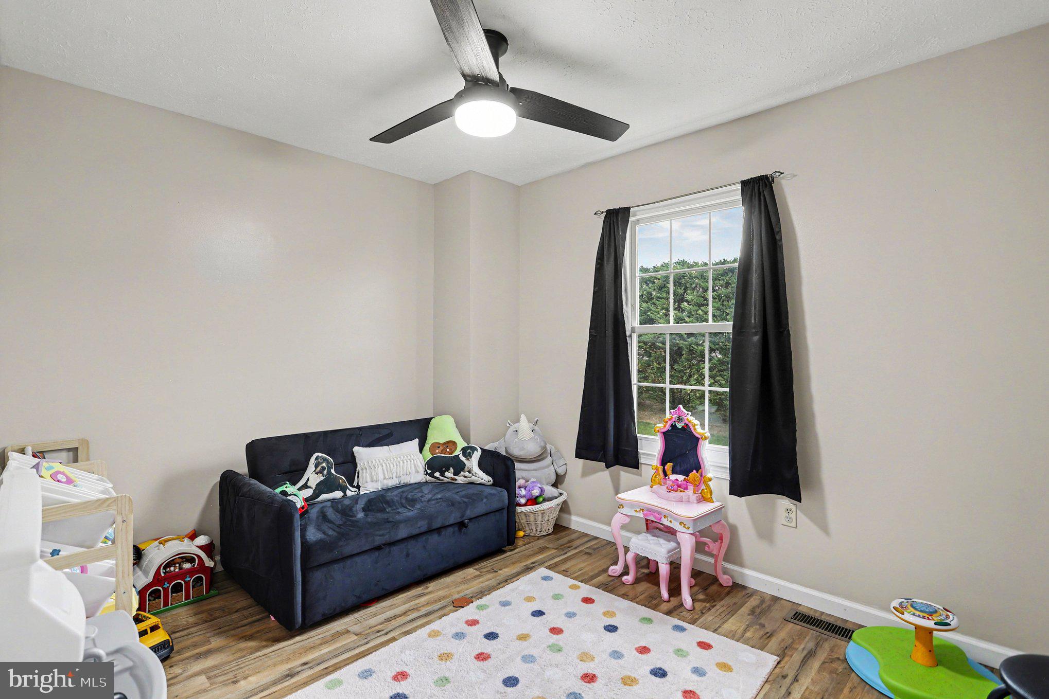 COUNTRY RIDGE - Residential