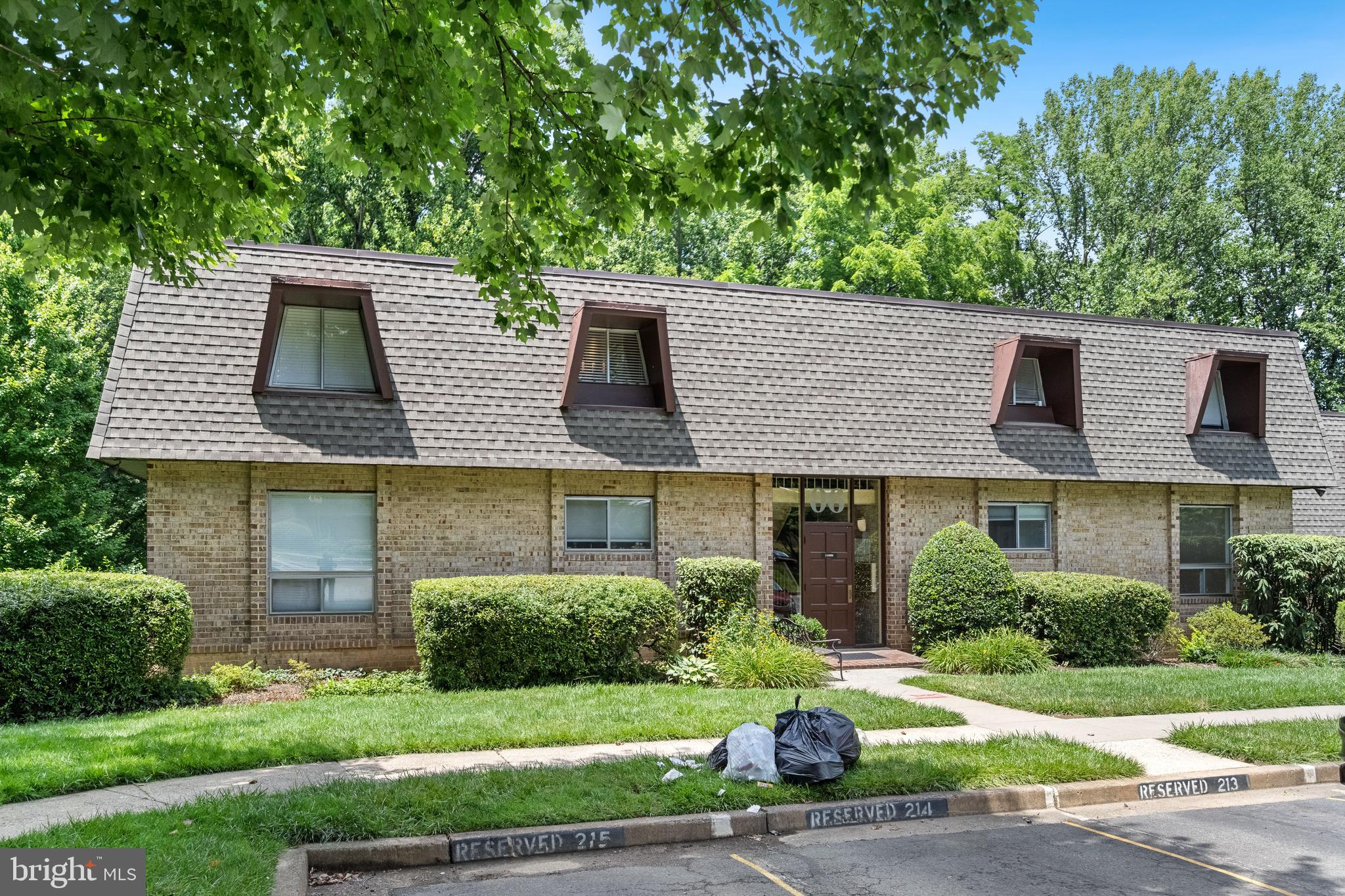 VANTAGE HILL - Residential Lease