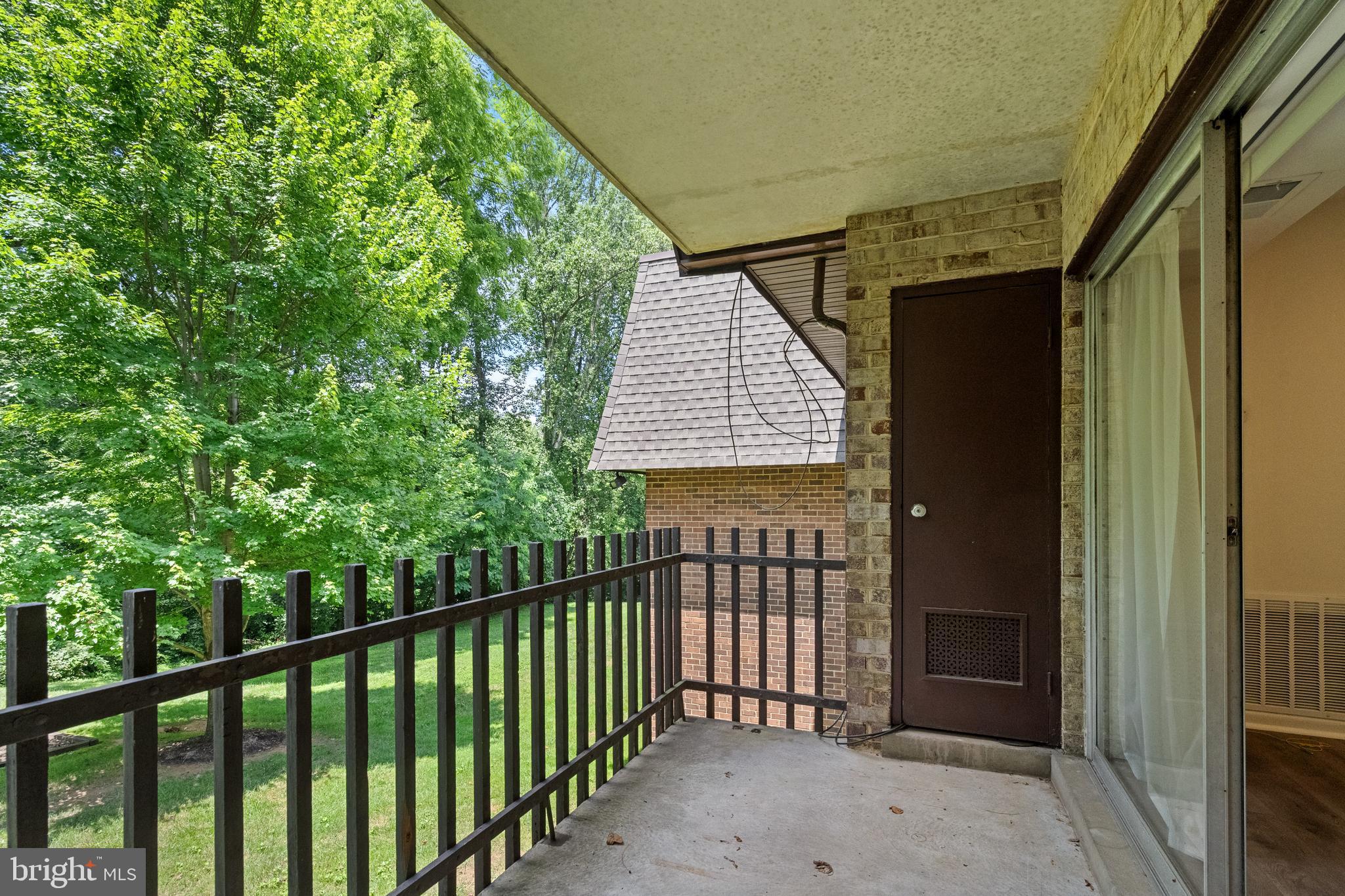 VANTAGE HILL - Residential Lease