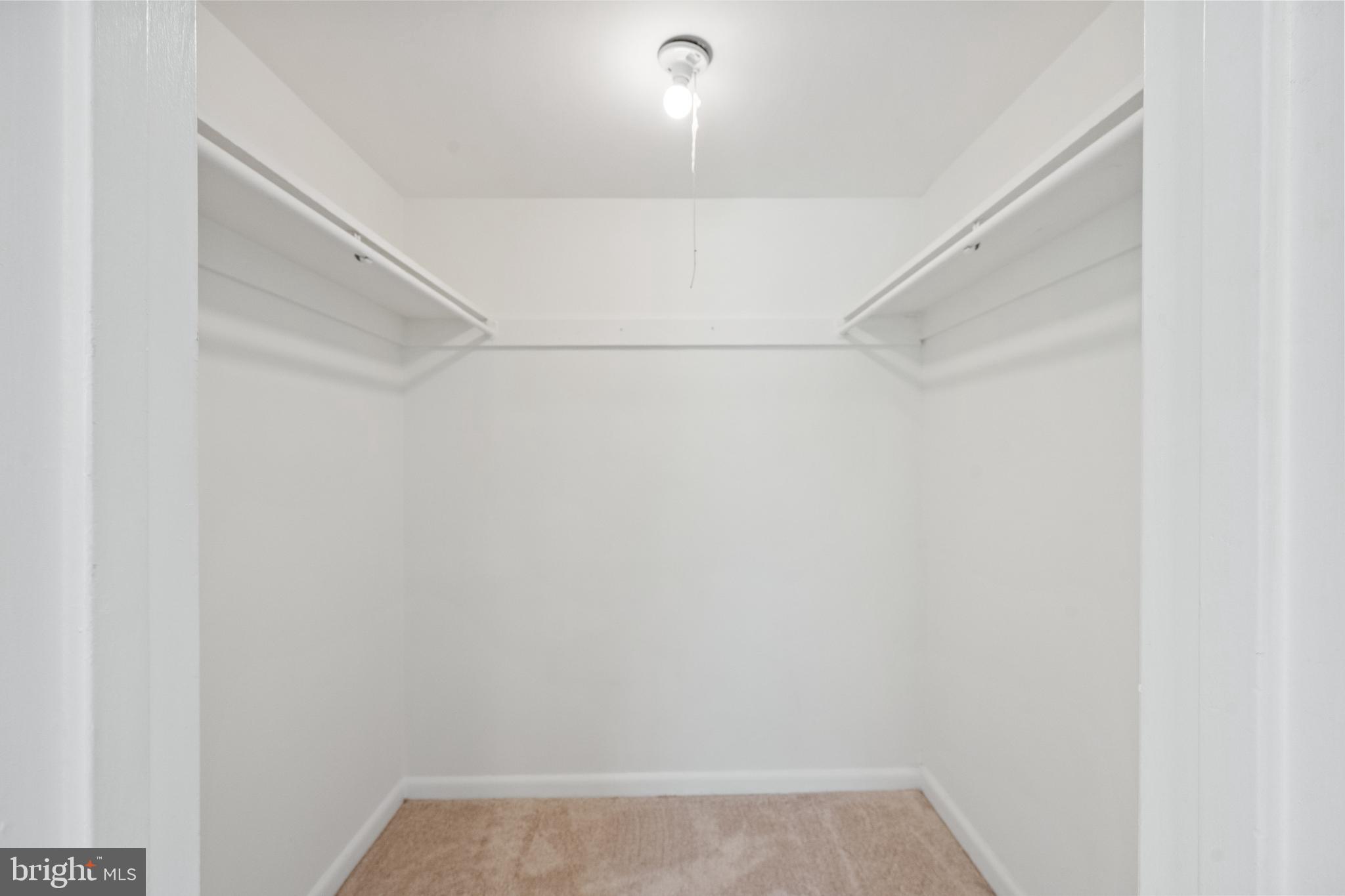 VANTAGE HILL - Residential Lease