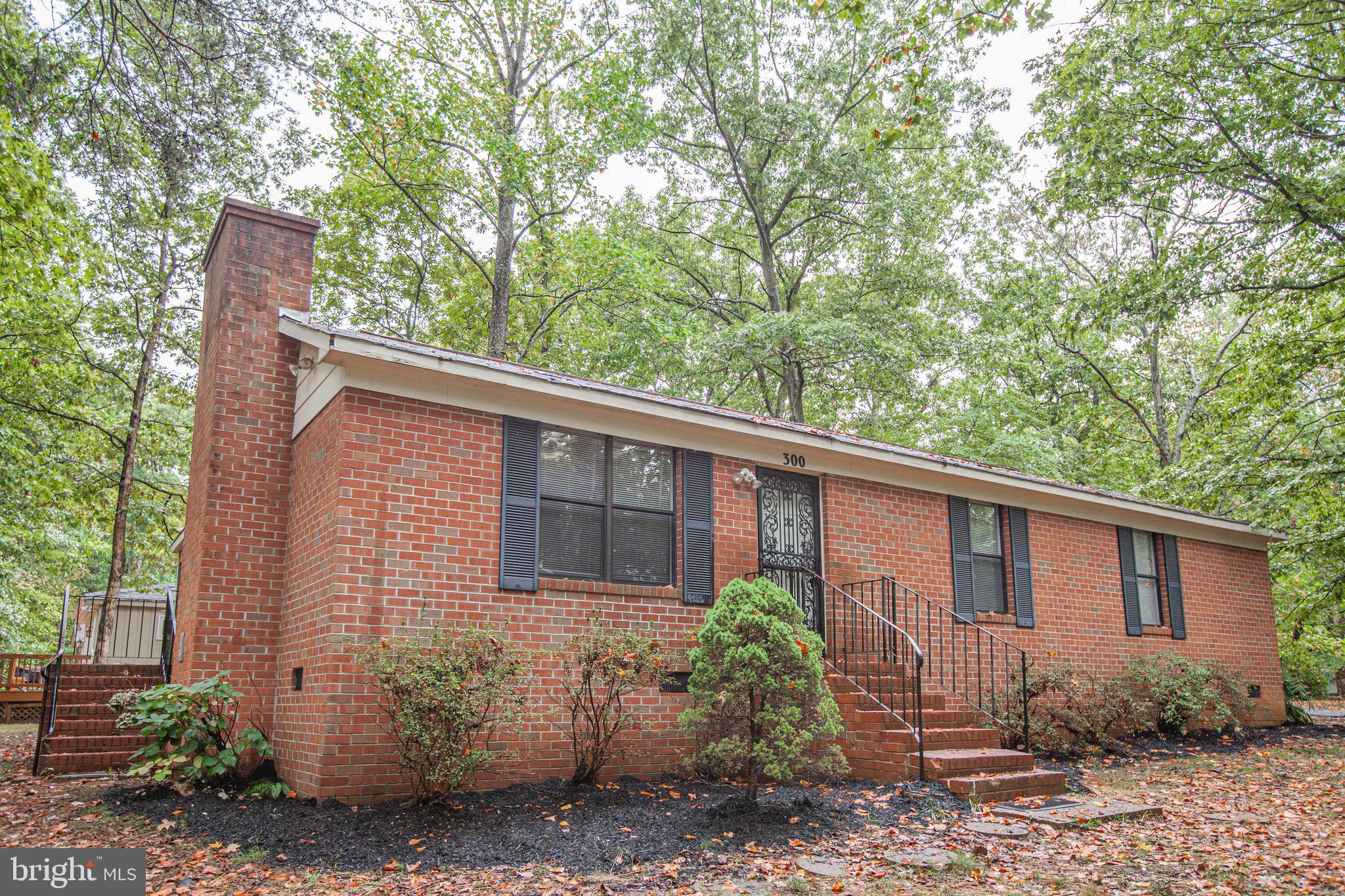 LAKE OF THE WOODS - Residential Lease