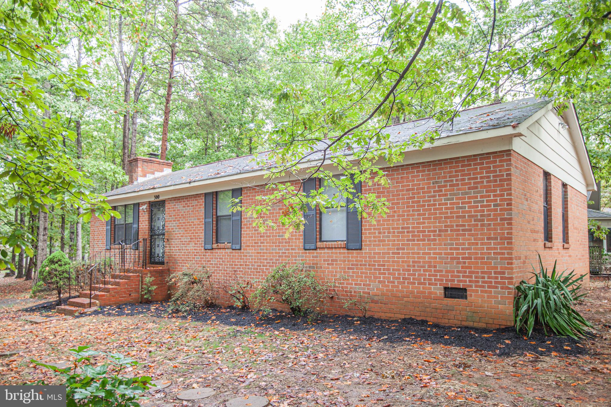 LAKE OF THE WOODS - Residential Lease