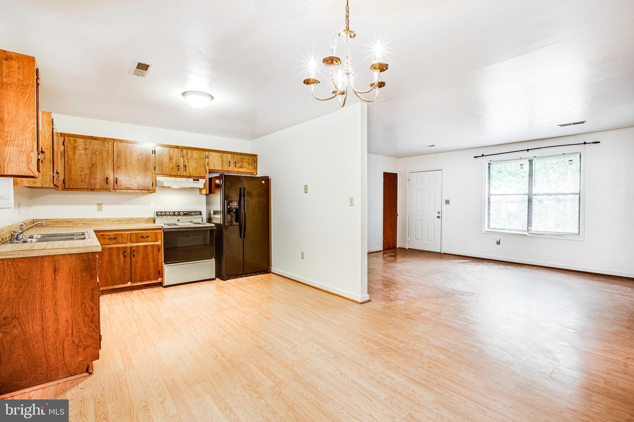 LAKE OF THE WOODS - Residential Lease