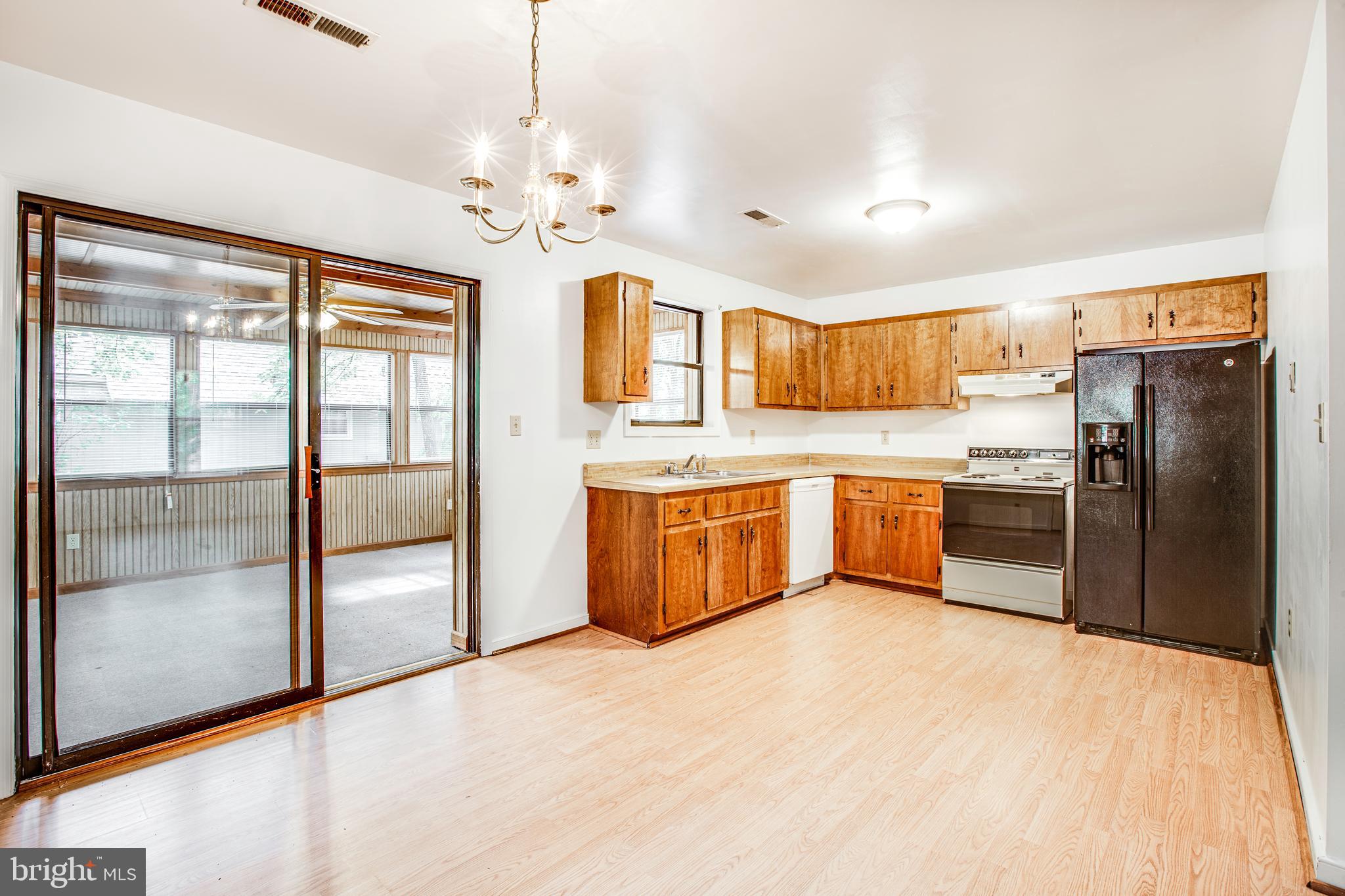 LAKE OF THE WOODS - Residential Lease