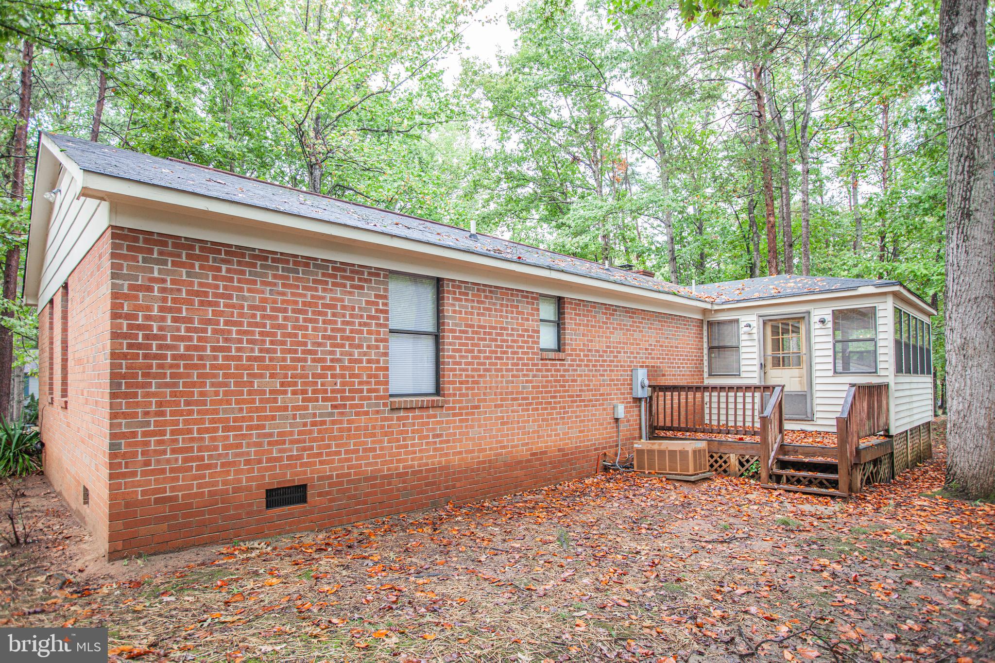 LAKE OF THE WOODS - Residential Lease