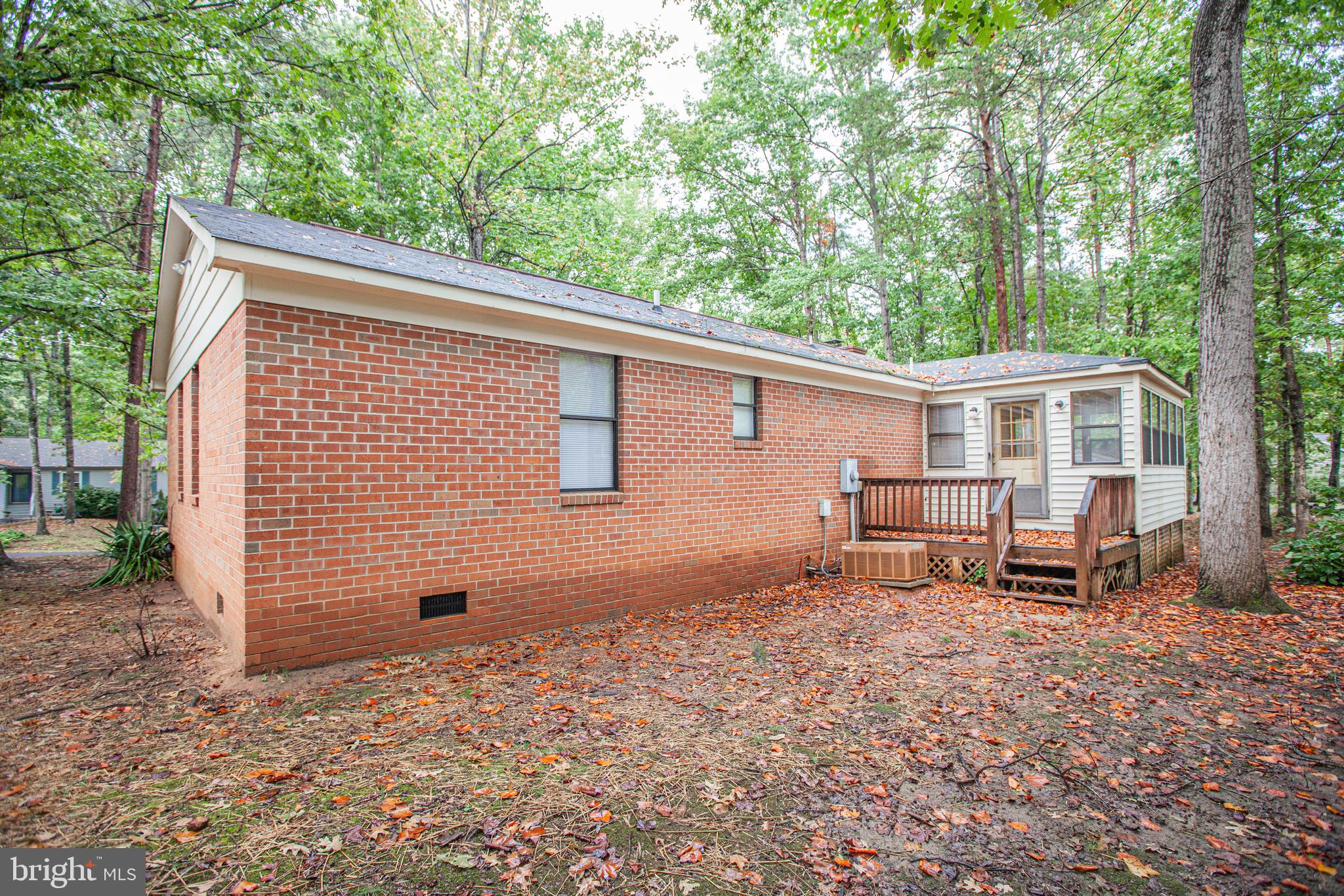 LAKE OF THE WOODS - Residential Lease