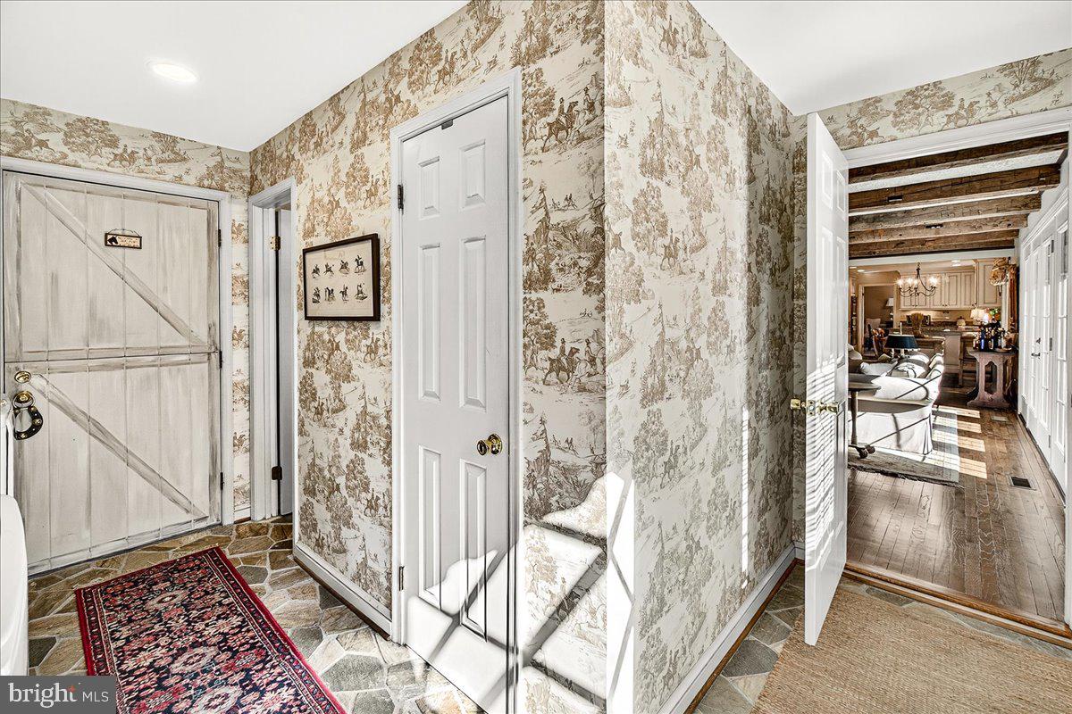 BROOK HOLLOW - Residential