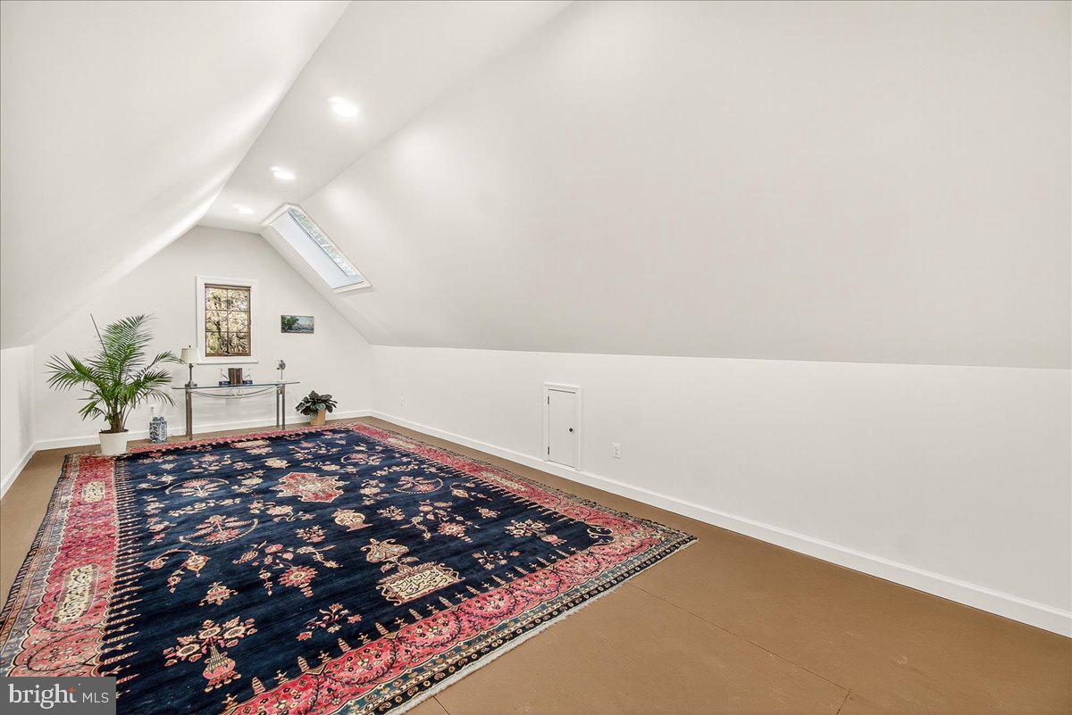 BROOK HOLLOW - Residential