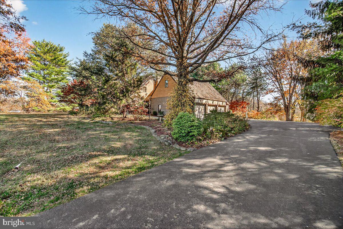 BROOK HOLLOW - Residential