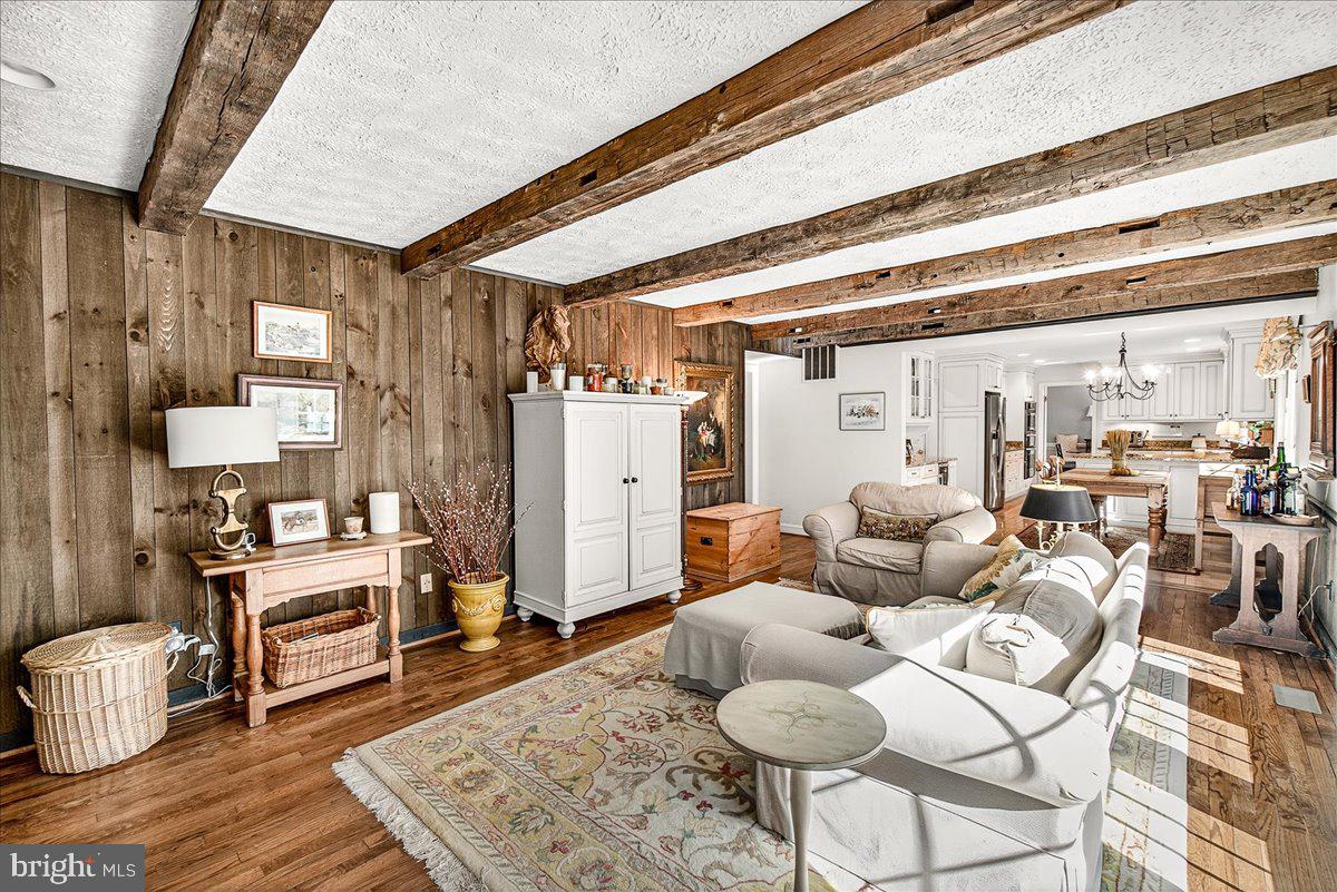 BROOK HOLLOW - Residential