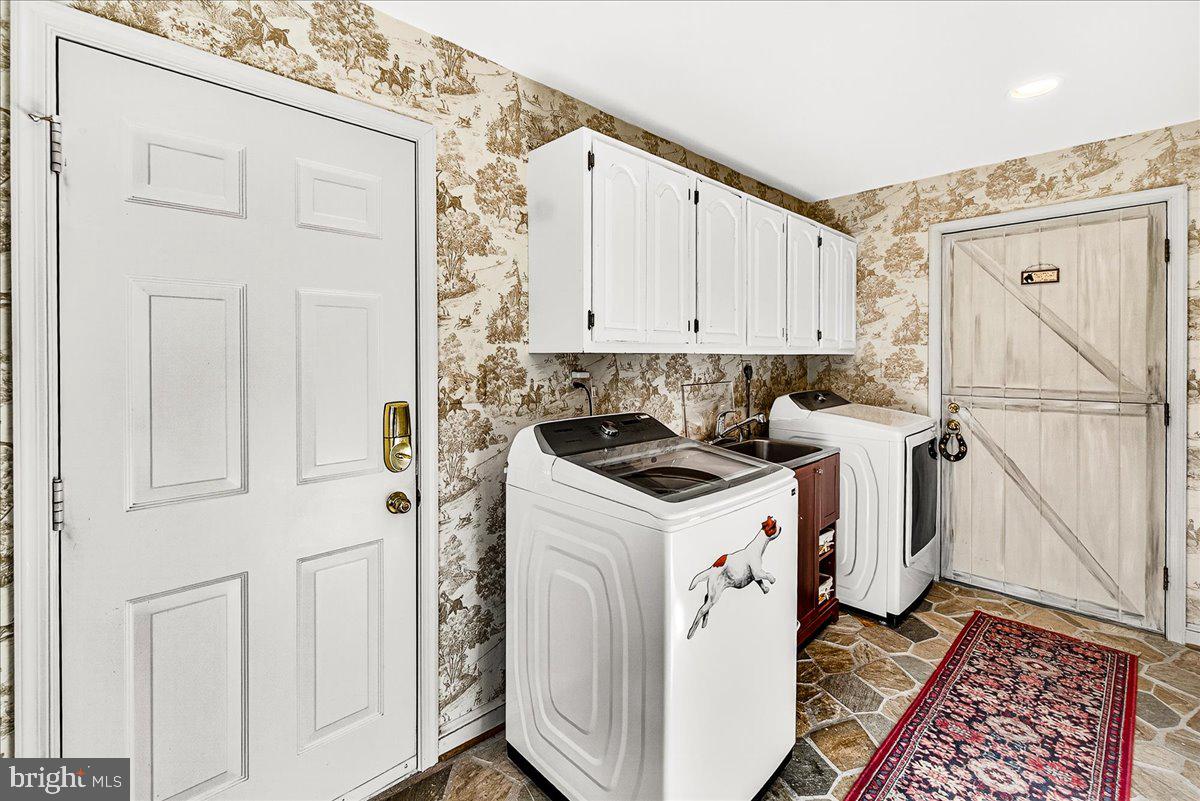 BROOK HOLLOW - Residential