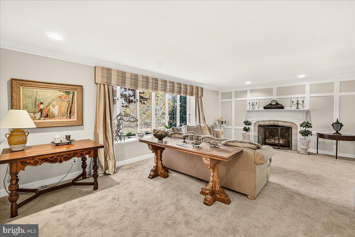 BROOK HOLLOW - Residential