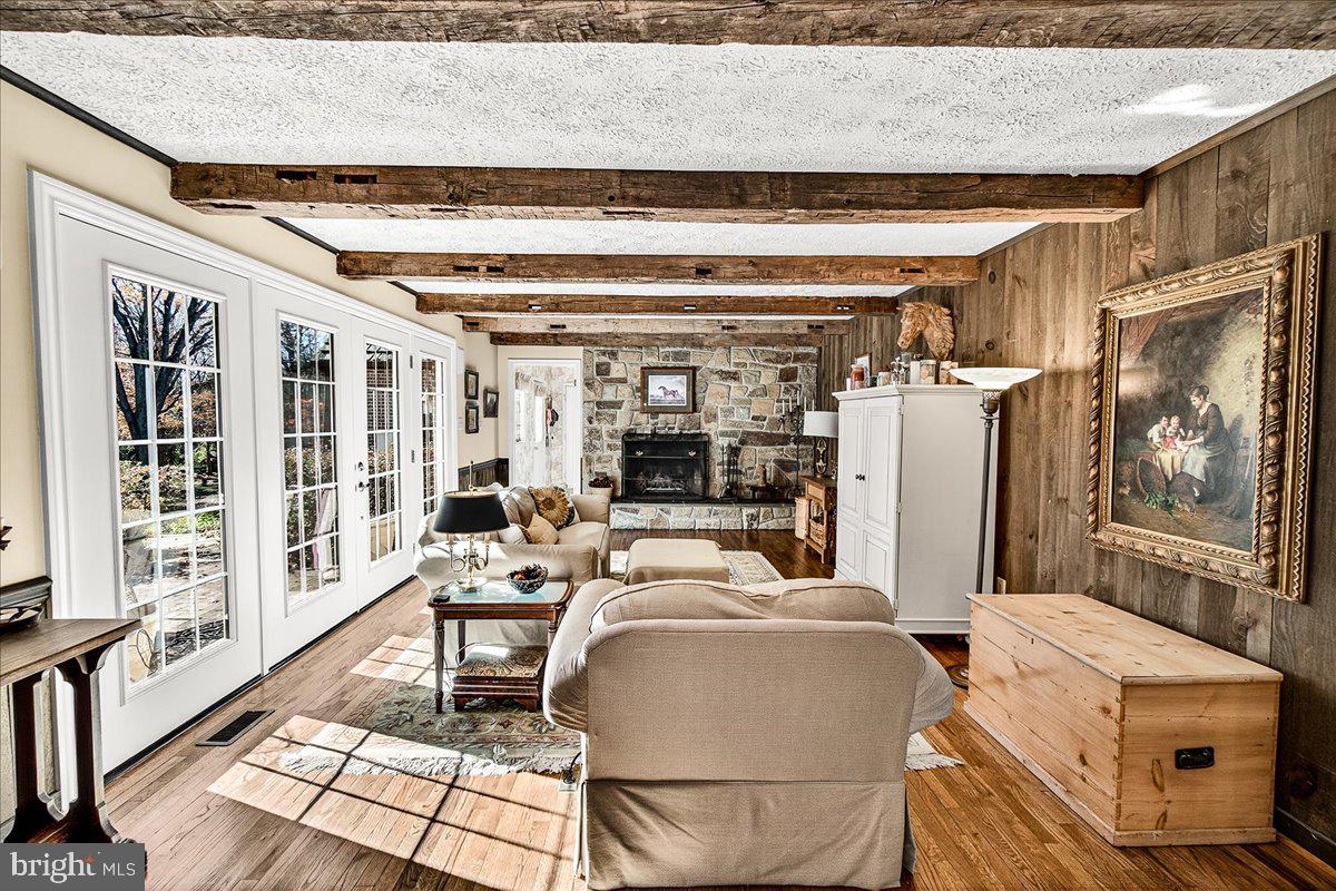 BROOK HOLLOW - Residential