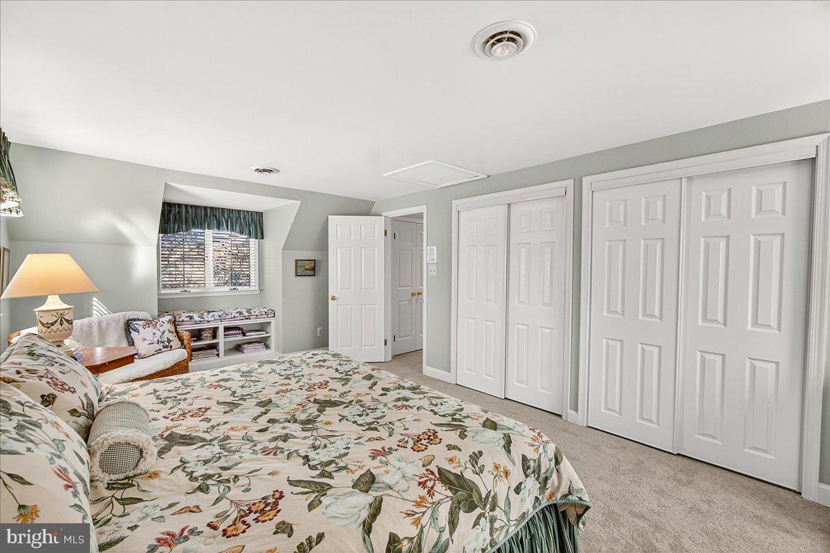 BROOK HOLLOW - Residential