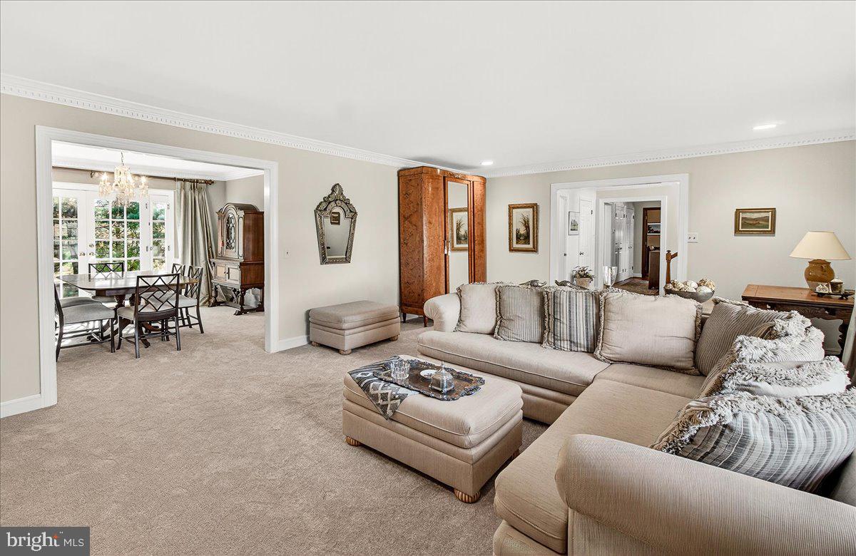 BROOK HOLLOW - Residential