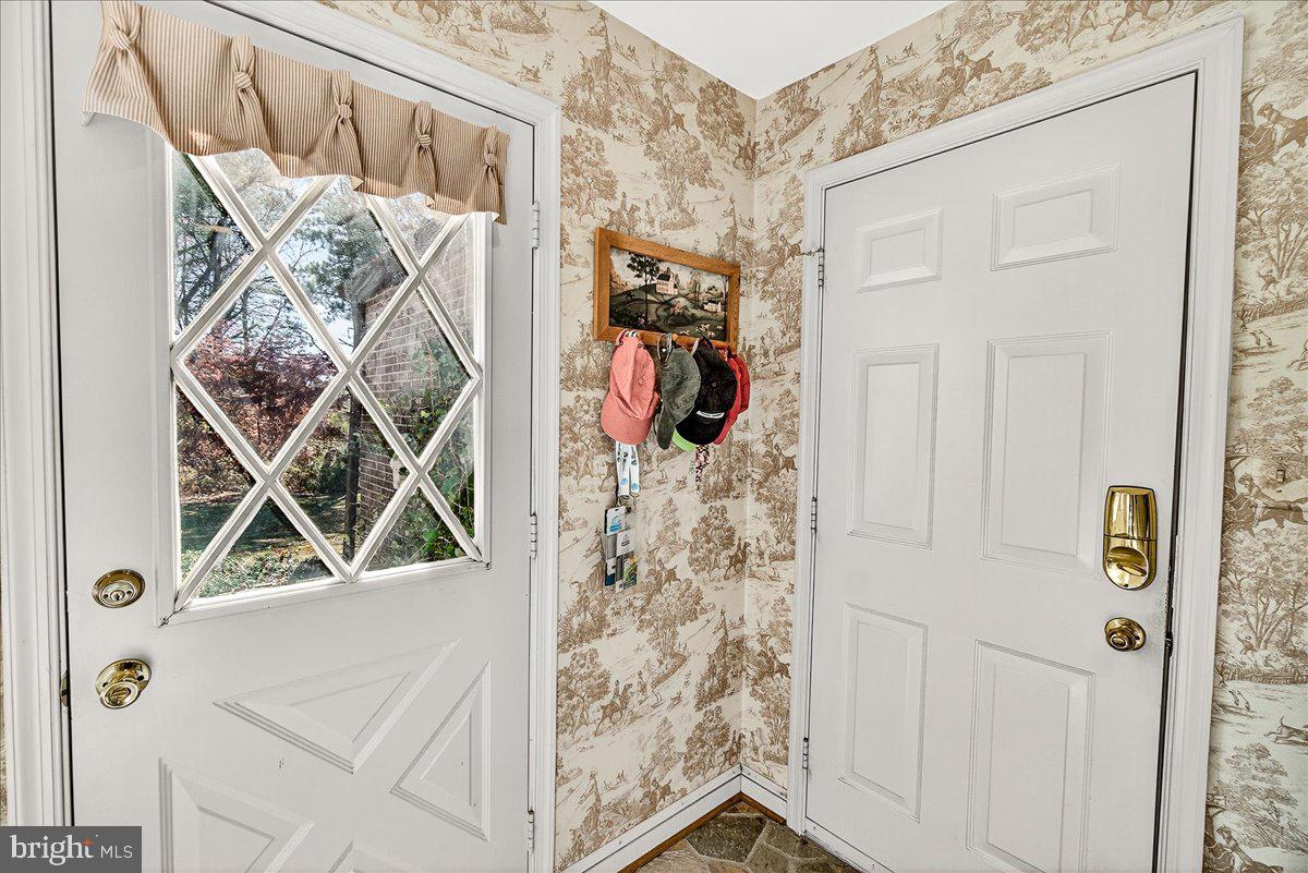 BROOK HOLLOW - Residential