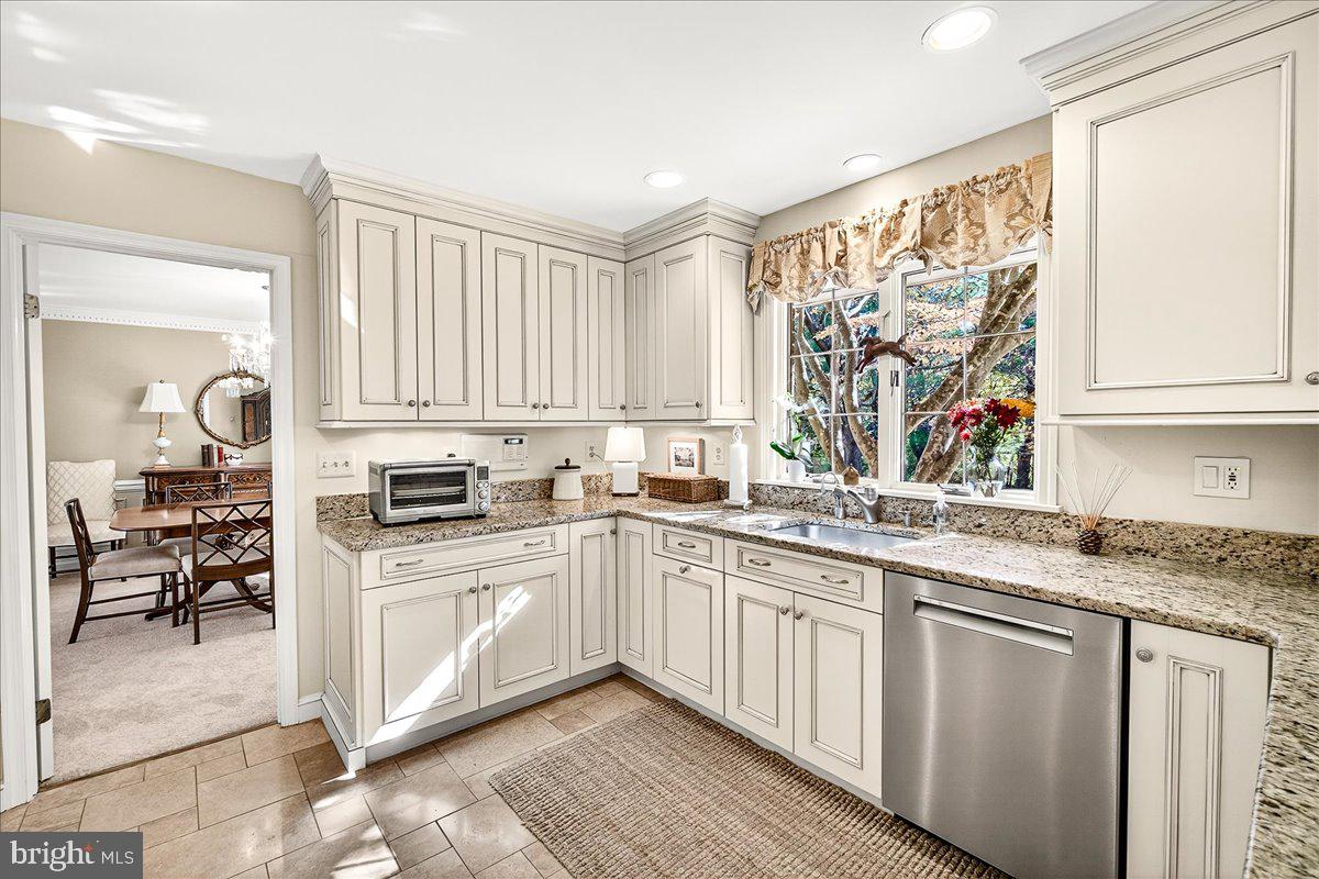 BROOK HOLLOW - Residential