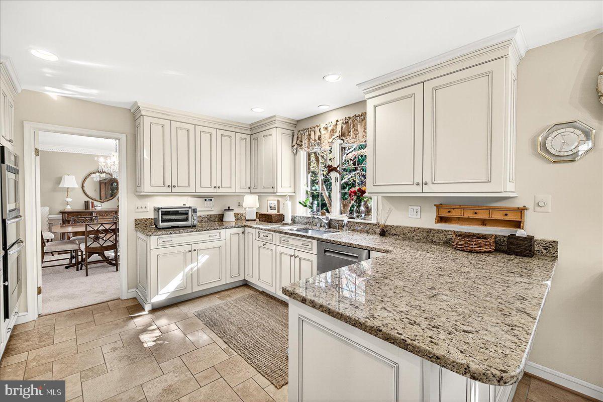 BROOK HOLLOW - Residential