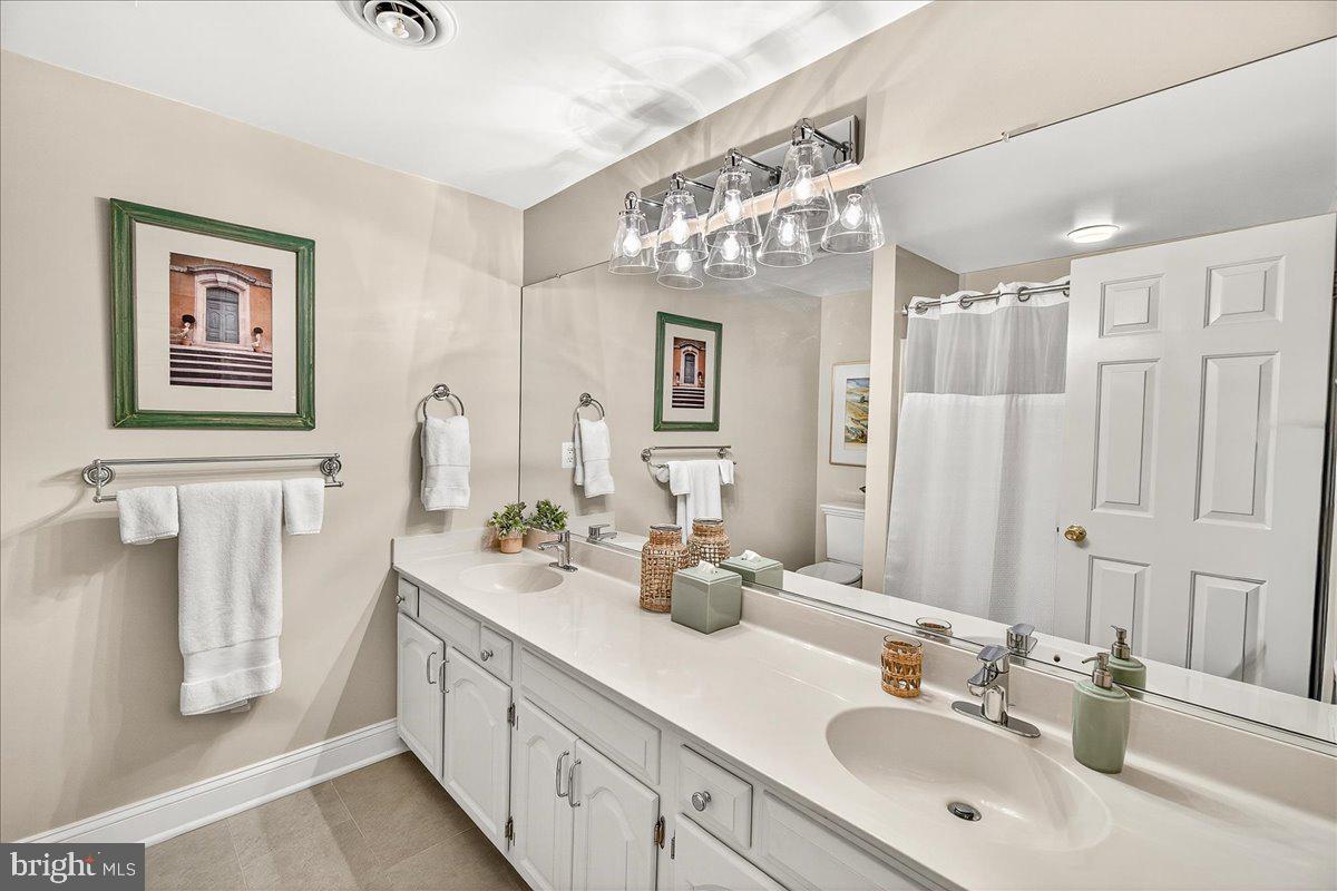 BROOK HOLLOW - Residential