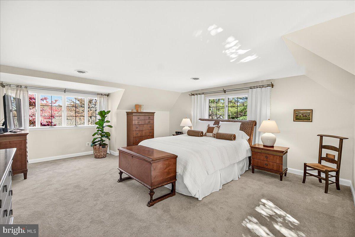 BROOK HOLLOW - Residential