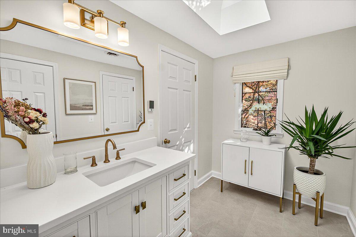 BROOK HOLLOW - Residential