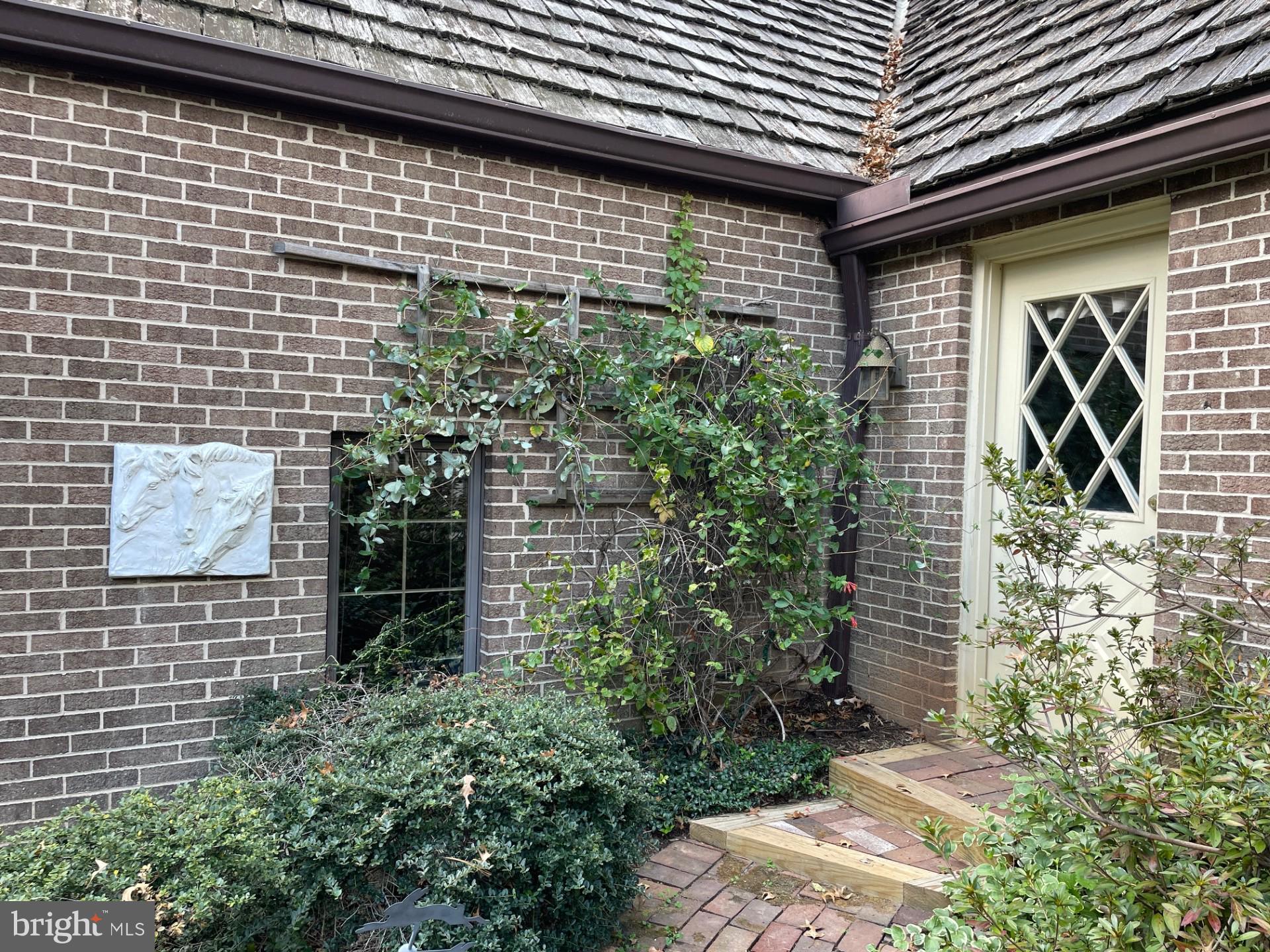 BROOK HOLLOW - Residential