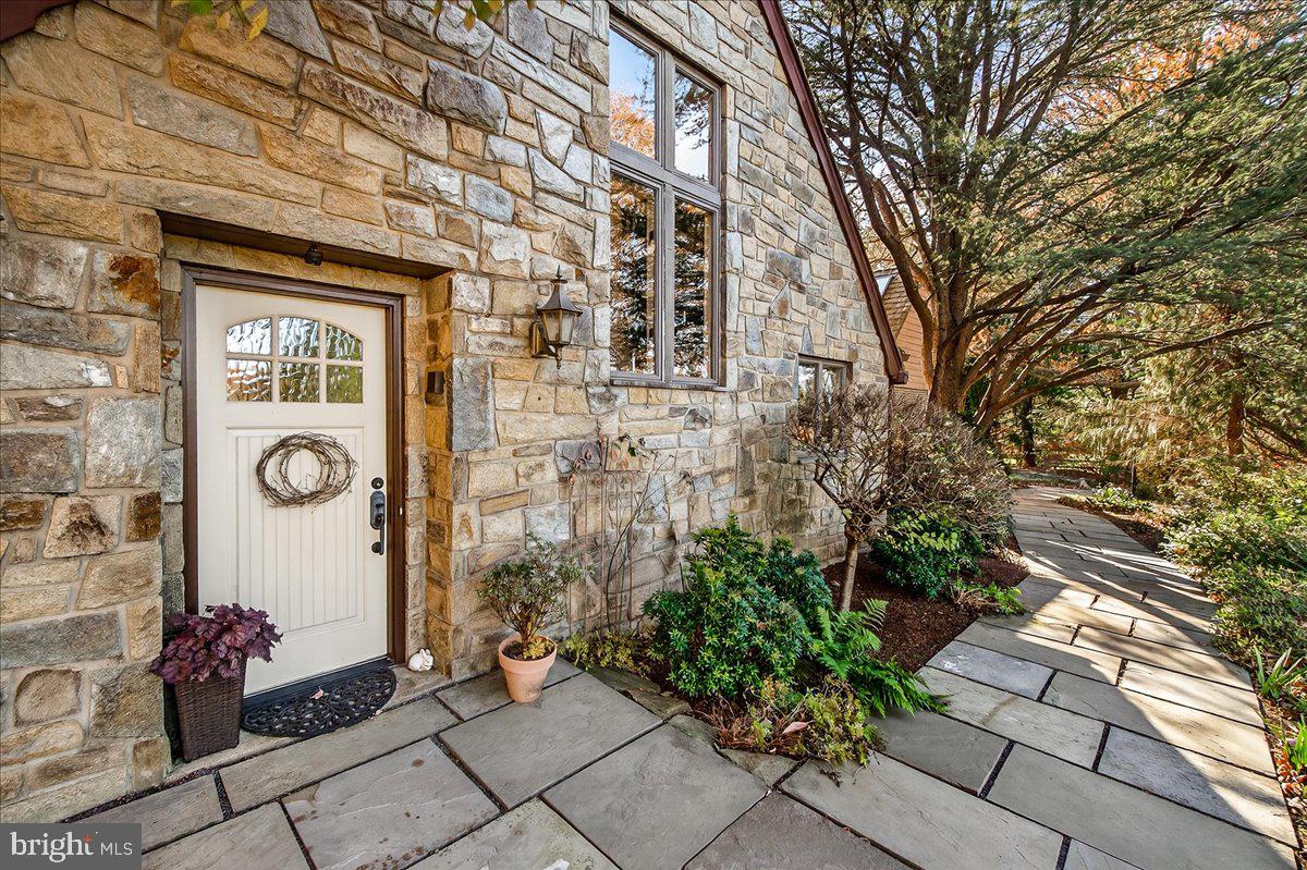 BROOK HOLLOW - Residential