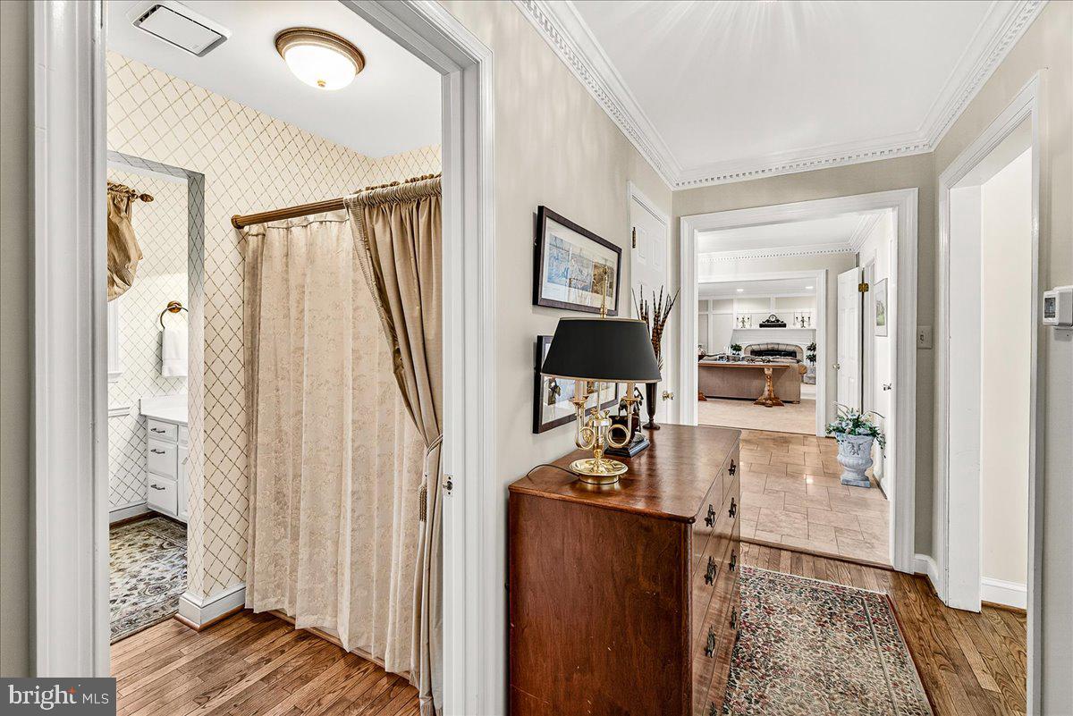 BROOK HOLLOW - Residential