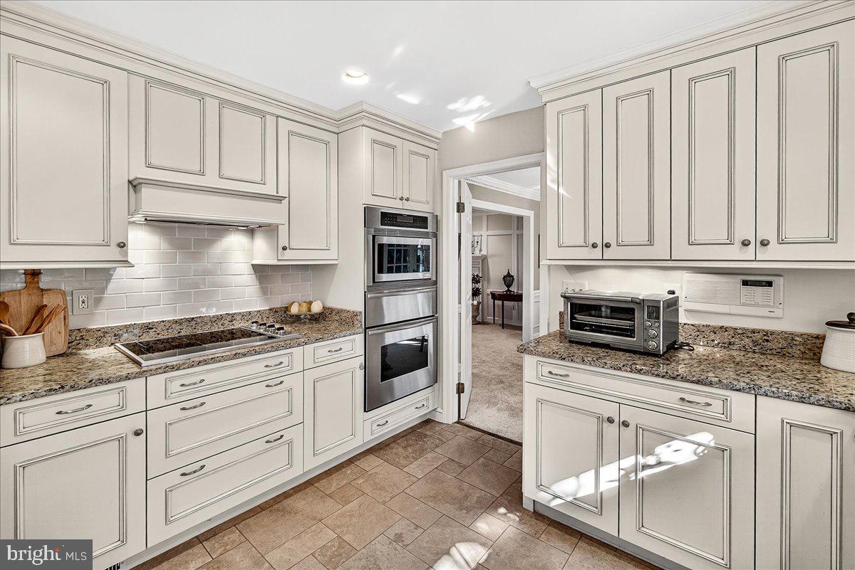 BROOK HOLLOW - Residential