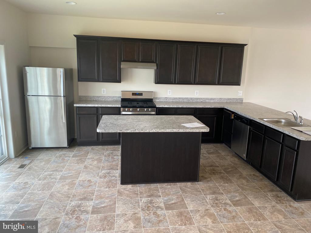 SNOWDEN BRIDGE - Residential Lease