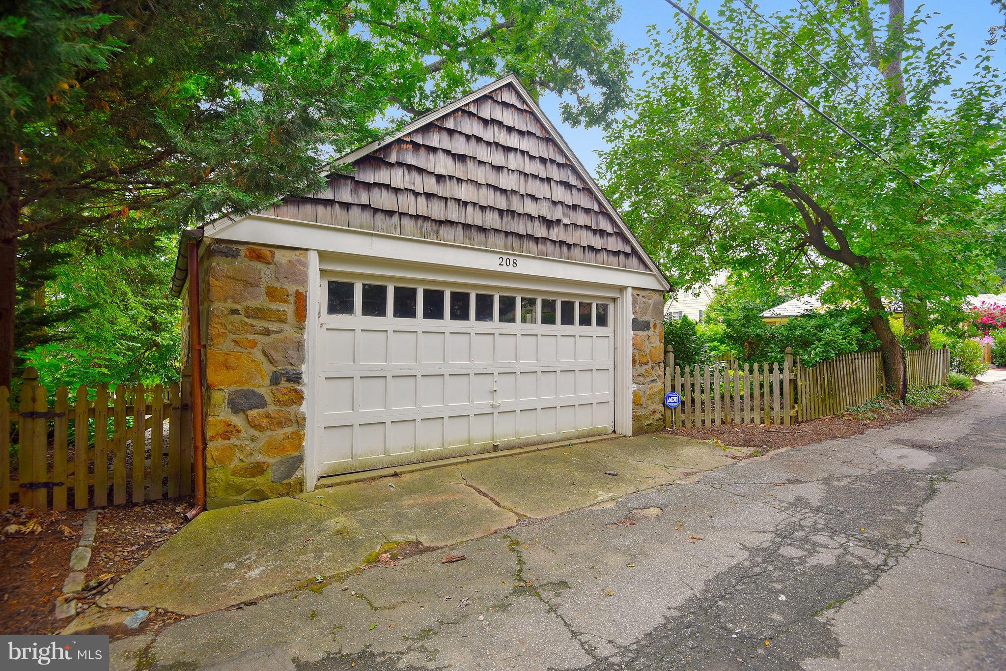 GREATER HOMELAND HISTORIC DISTRICT - Residential