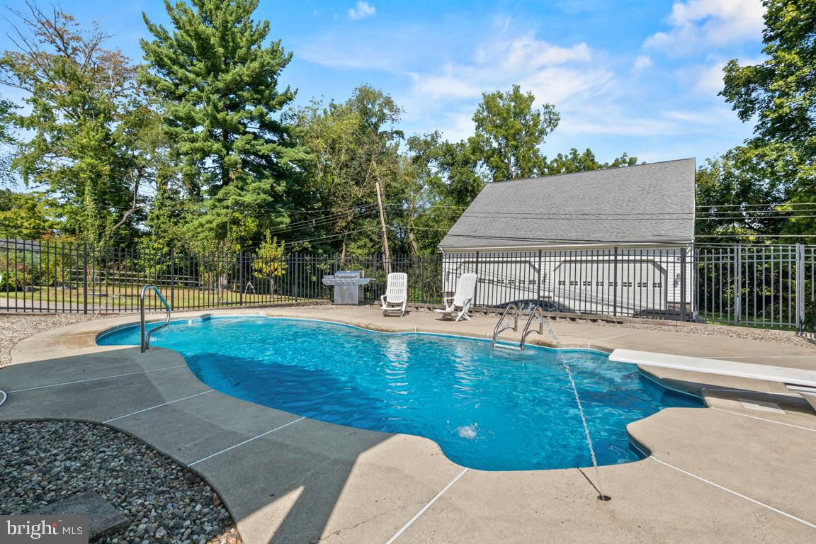 AMBLER HOUSE - Residential